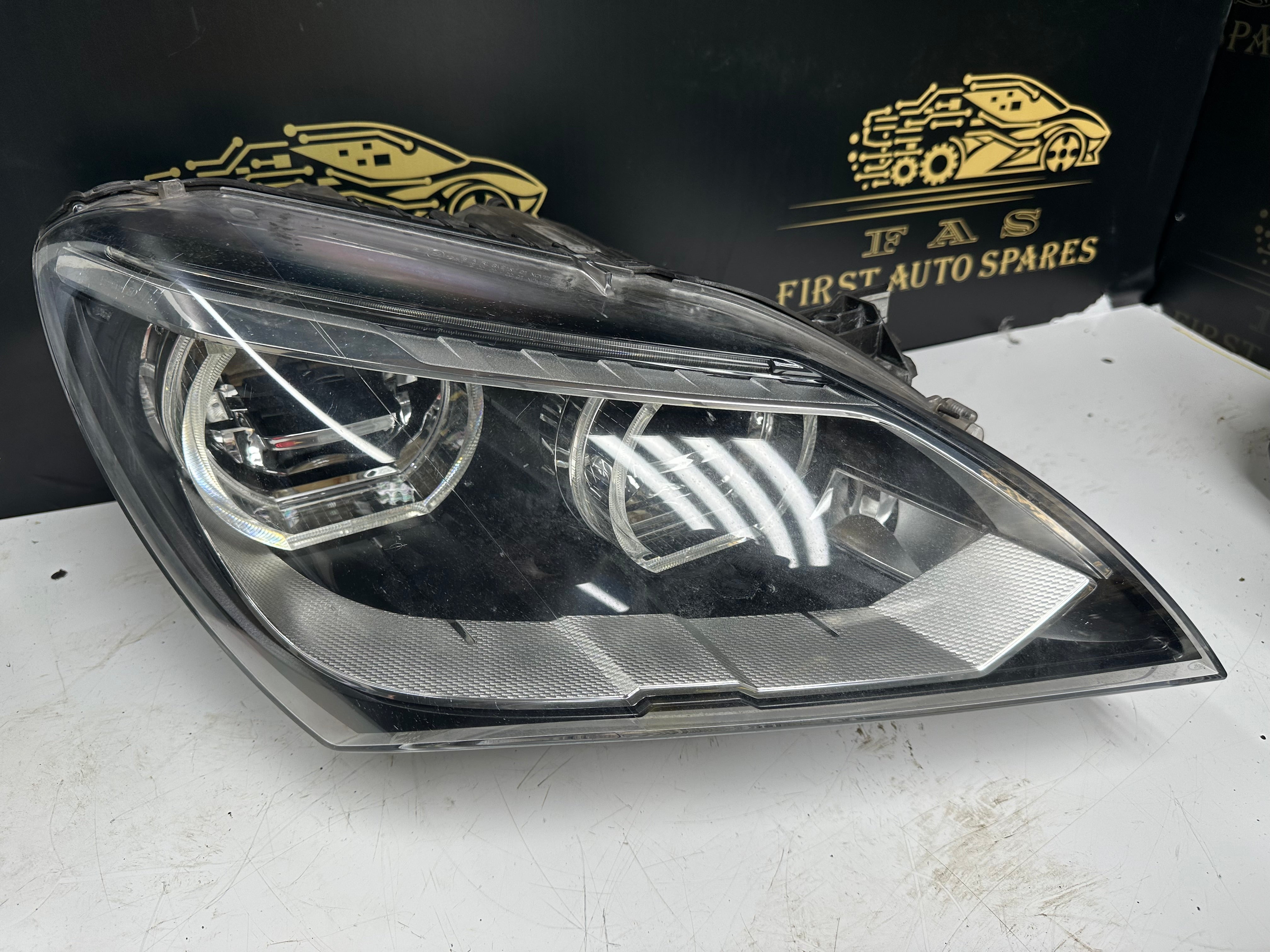 BMW 6 Series F06 F12 M6 Adaptive LED Right Complete Headlight (63.11-7255734.9)