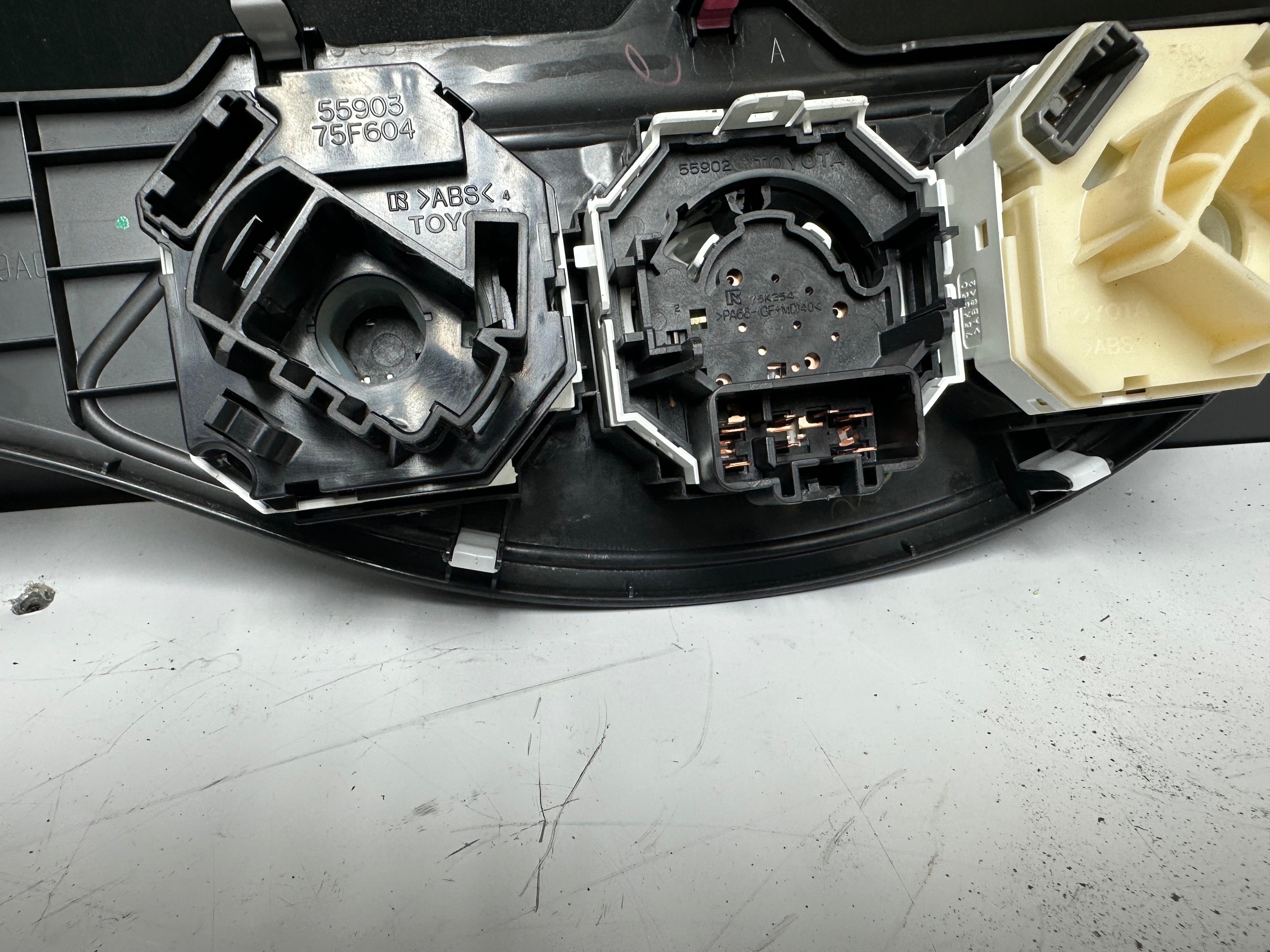 Toyota Yaris Climate Control Panel Manual Petrol (55406-OD400) (107769A0)