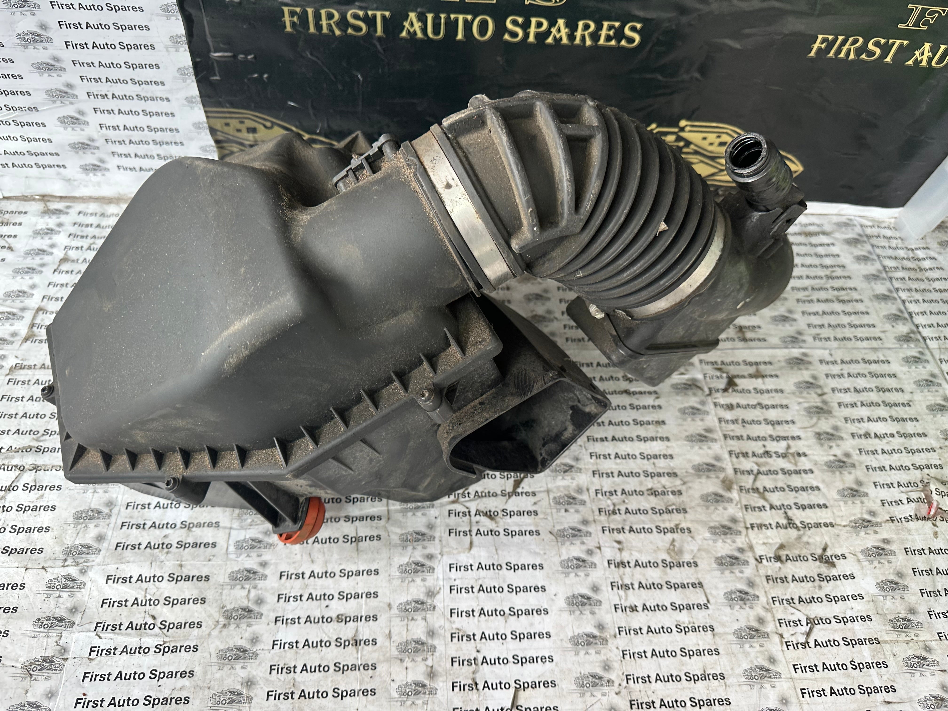 BMW G-Series Intake Silencer with Air Intake Pipe (8620945-04) (8571705)