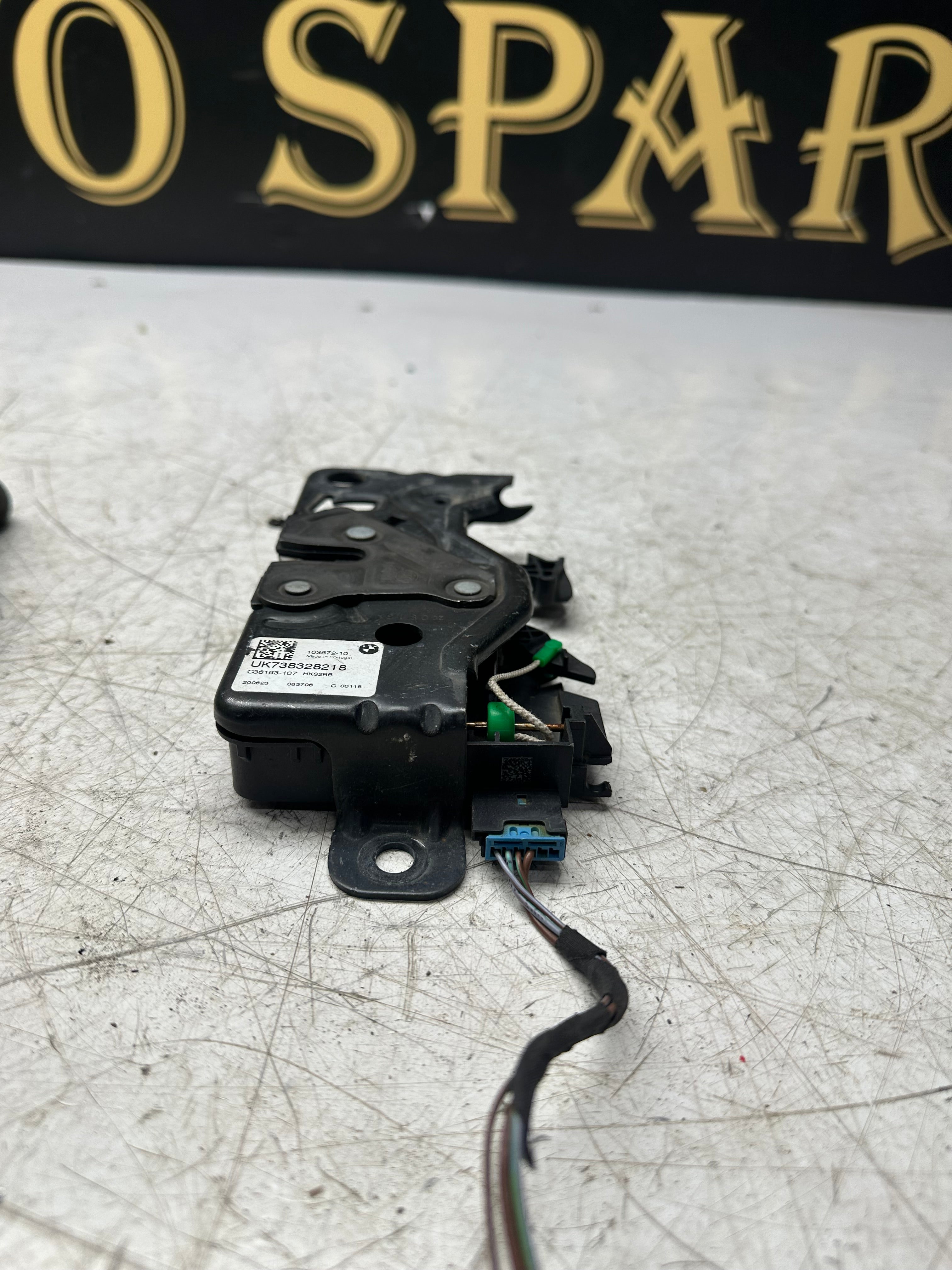 BMW 1 Series F40 Tailgate Boot Lock Mechanism 738328218