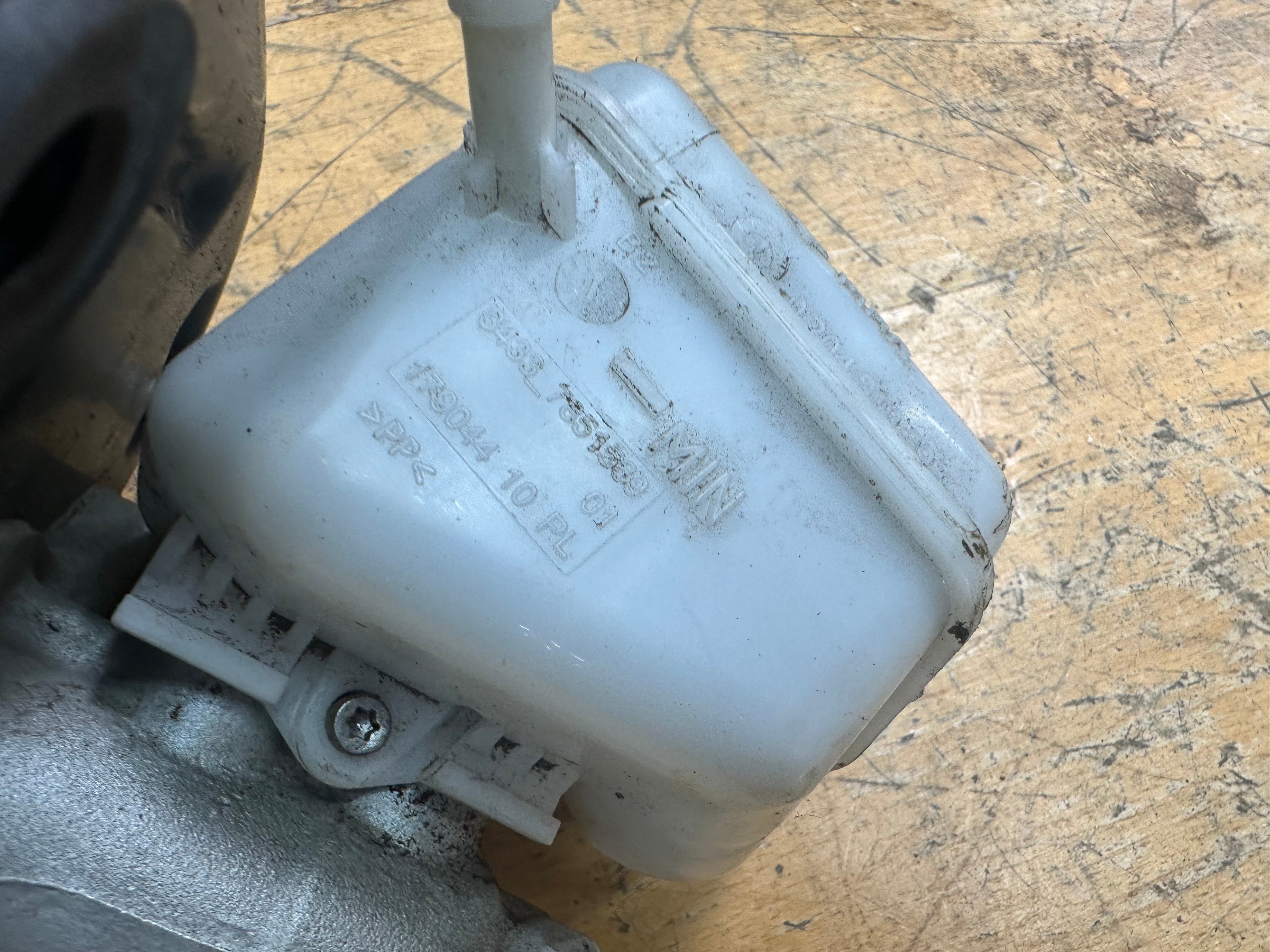 BMW 3 Series F30 2016 Brake Servo with Master Cylinder (29 6798425 05) (0204745095)