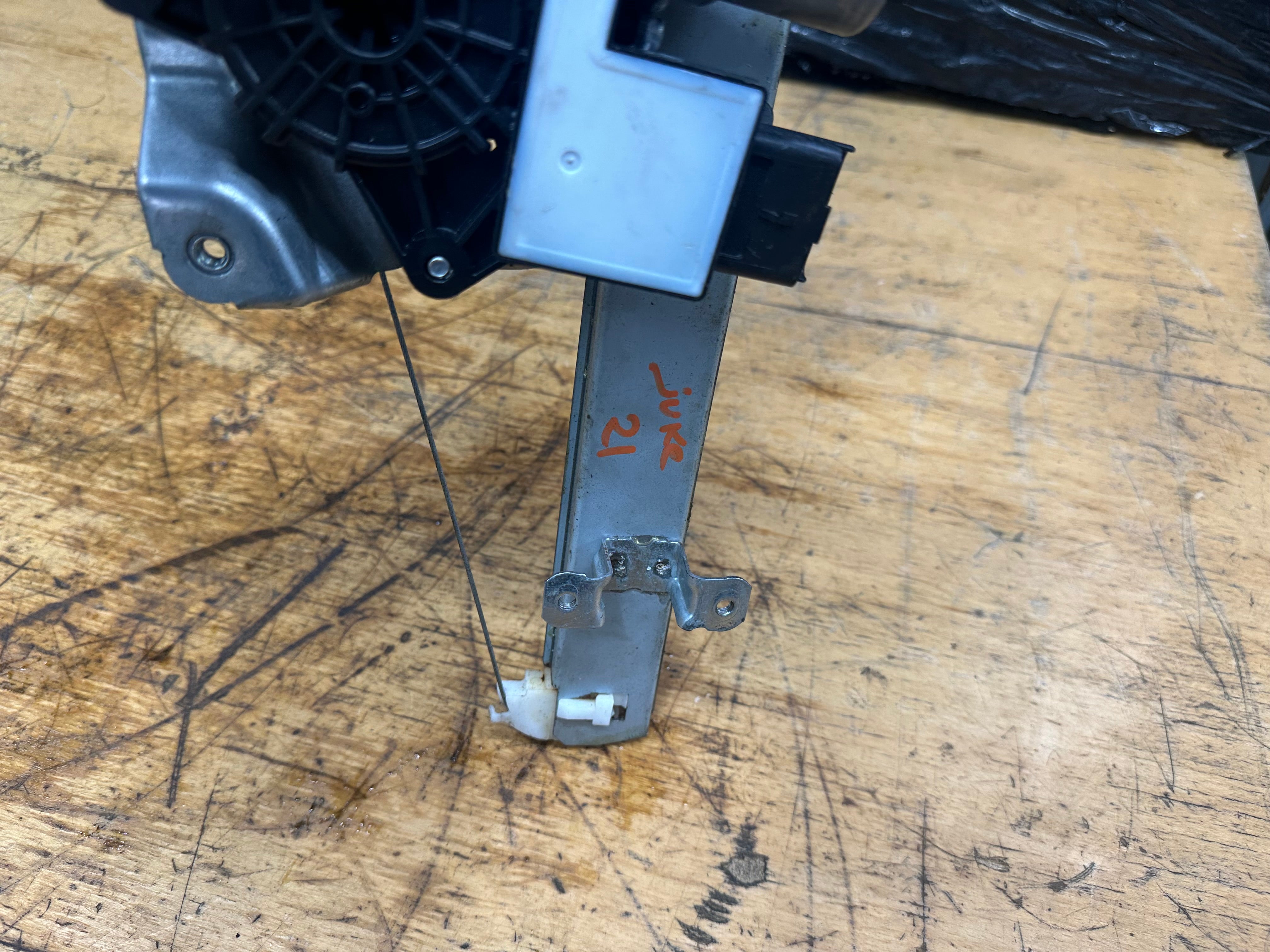 Nissan Juke 2019–On Window Regulator Front Right O/S/F (WR19-071) (80750 6PA1A)