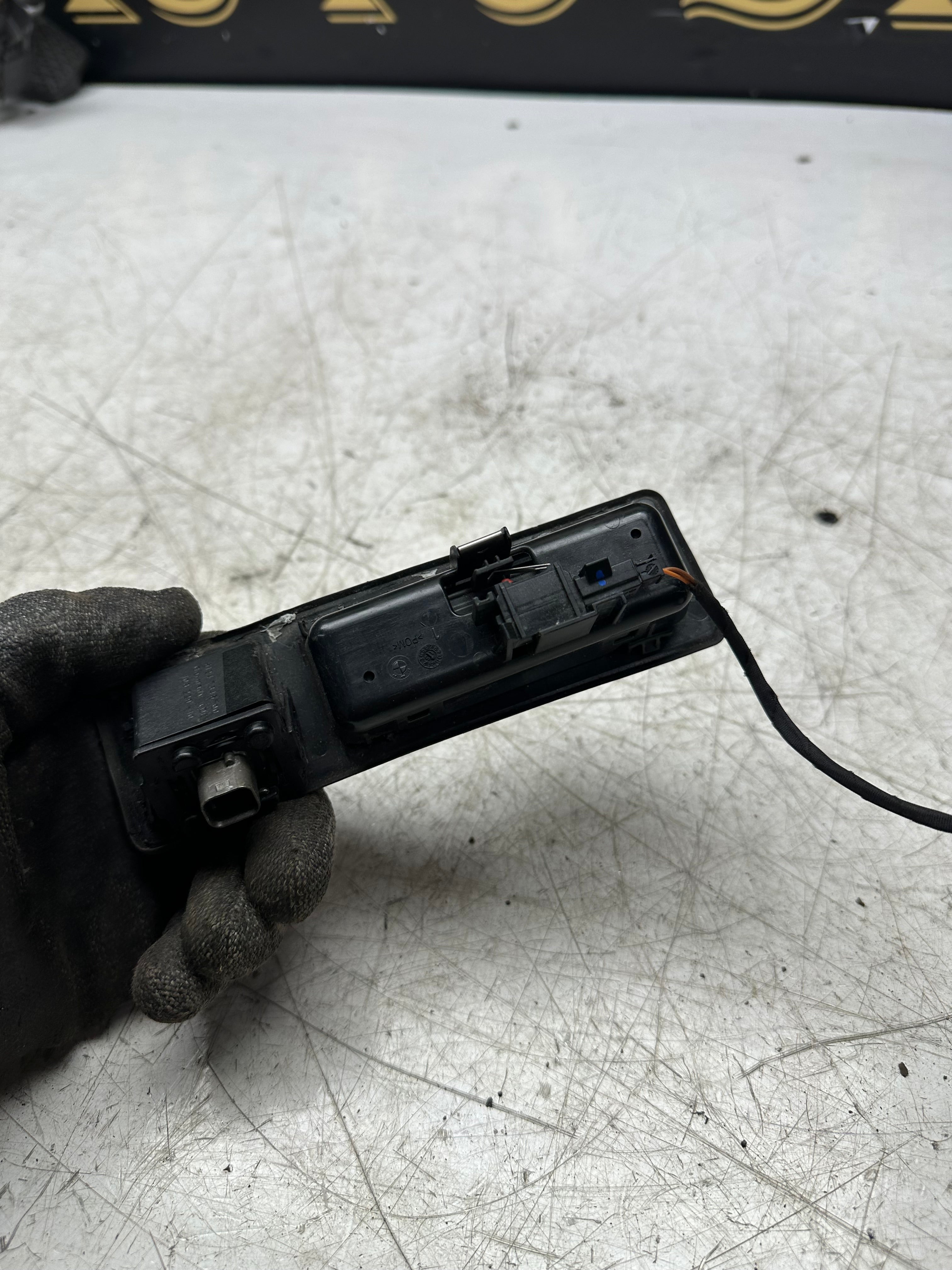 BMW X5 F15 Tailgate Boot Handle with Reverse Camera (51247345700)