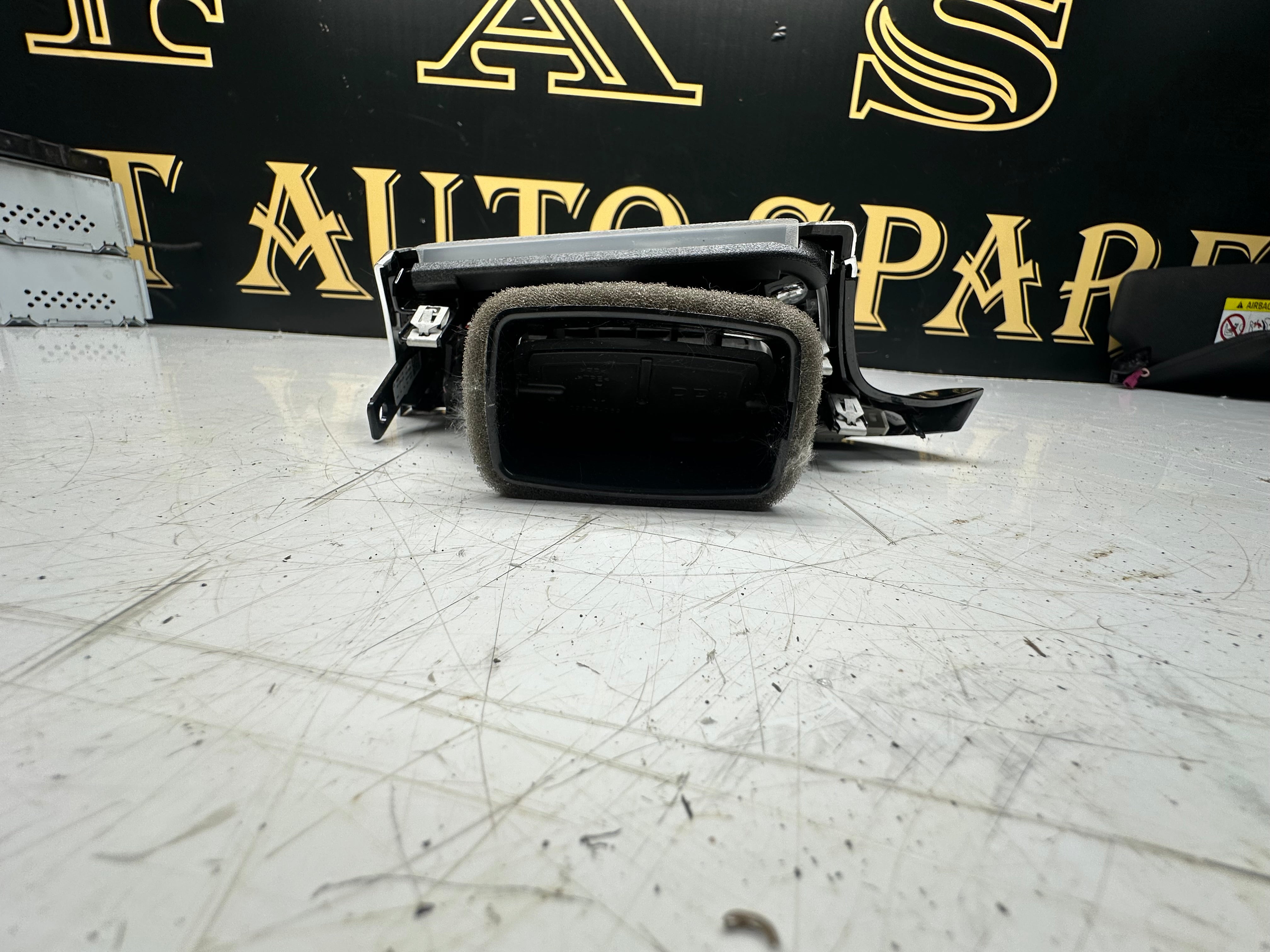 BMW 5 Series G30 G31 2017–2023 Dashboard Air Vent (9330858-07)
