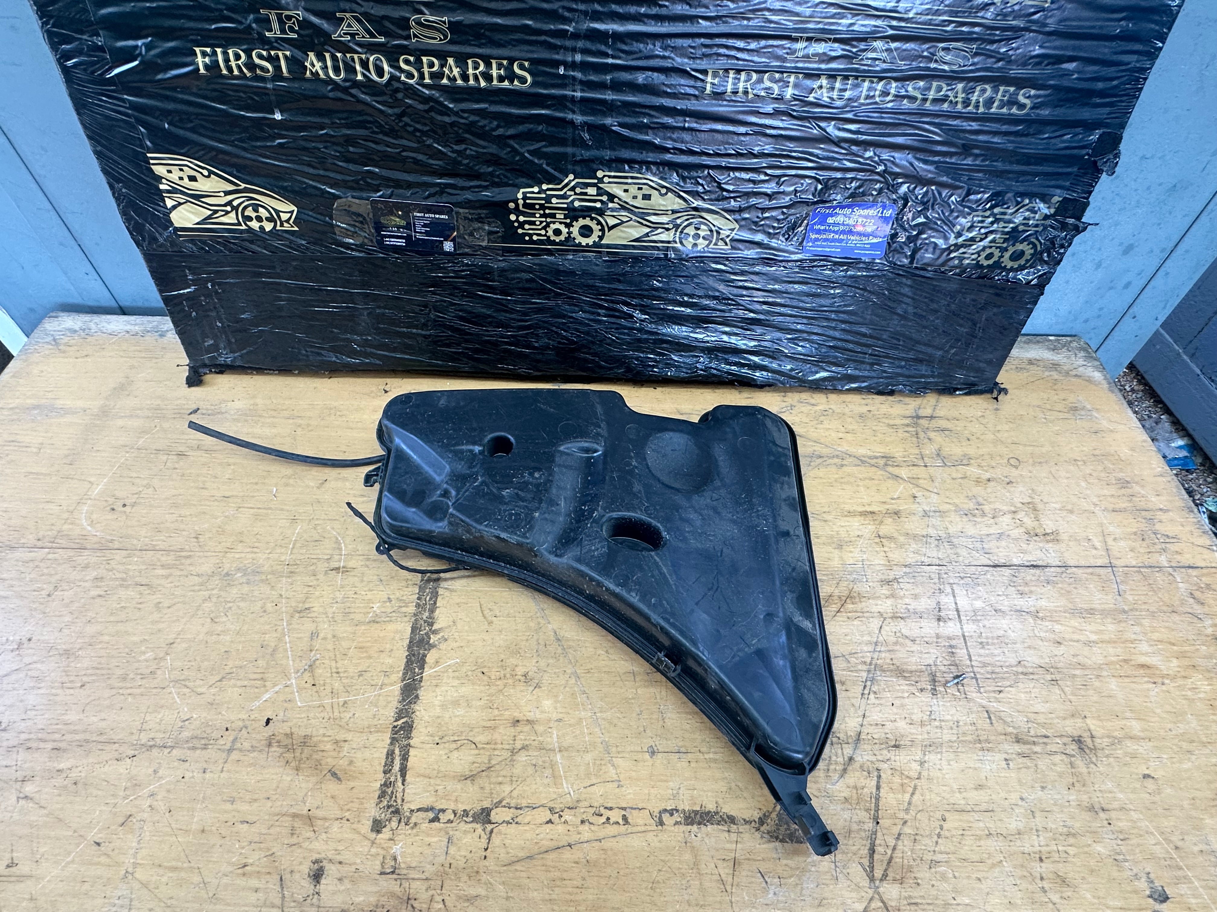 BMW 5 Series G30 Windscreen Washer Bottle (105435-12) (105435) (7377035)