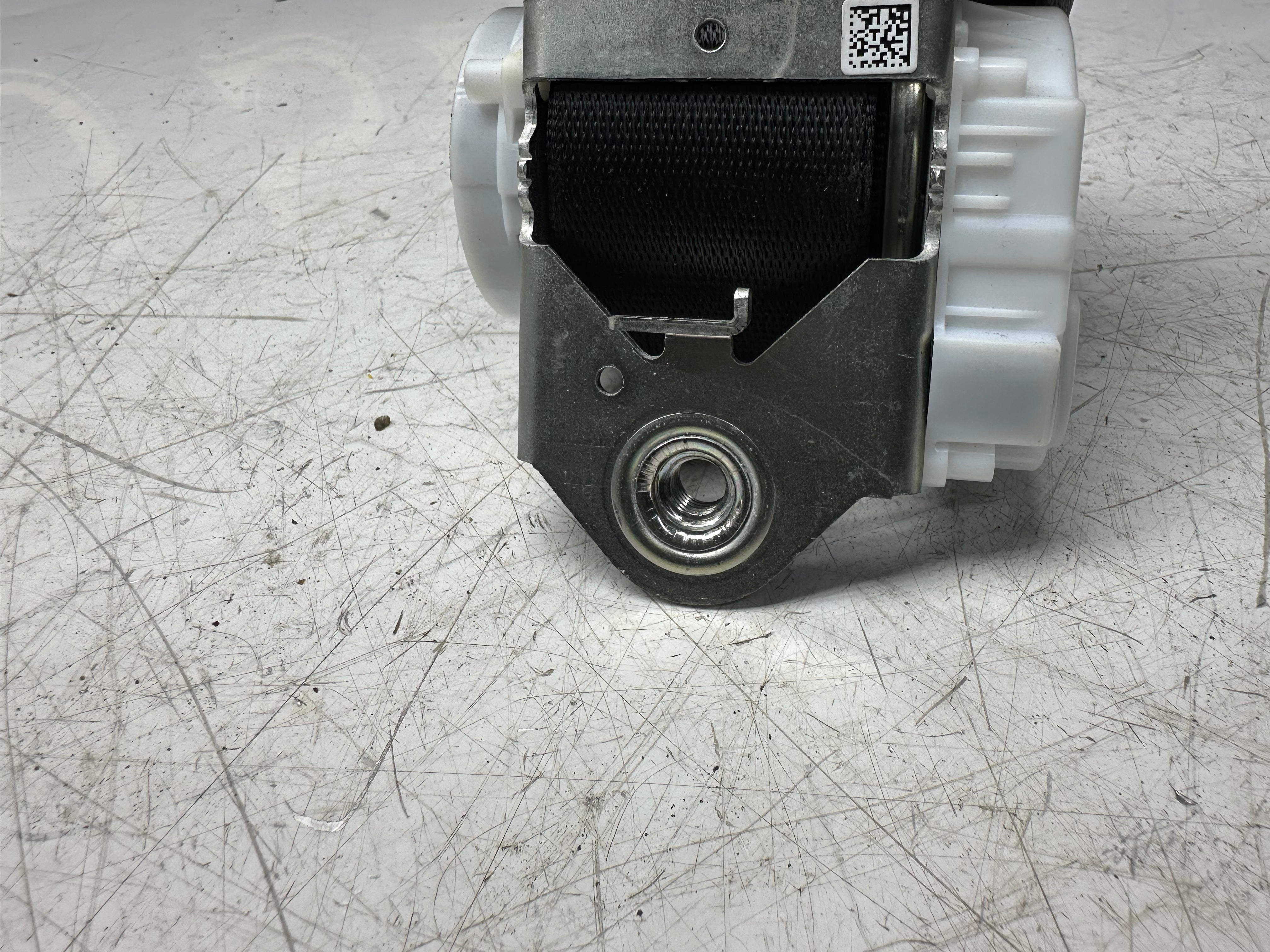 BMW i3 I01 2018-22 LCI Seat Belt Driver Rear Right Side Black (34128955D)