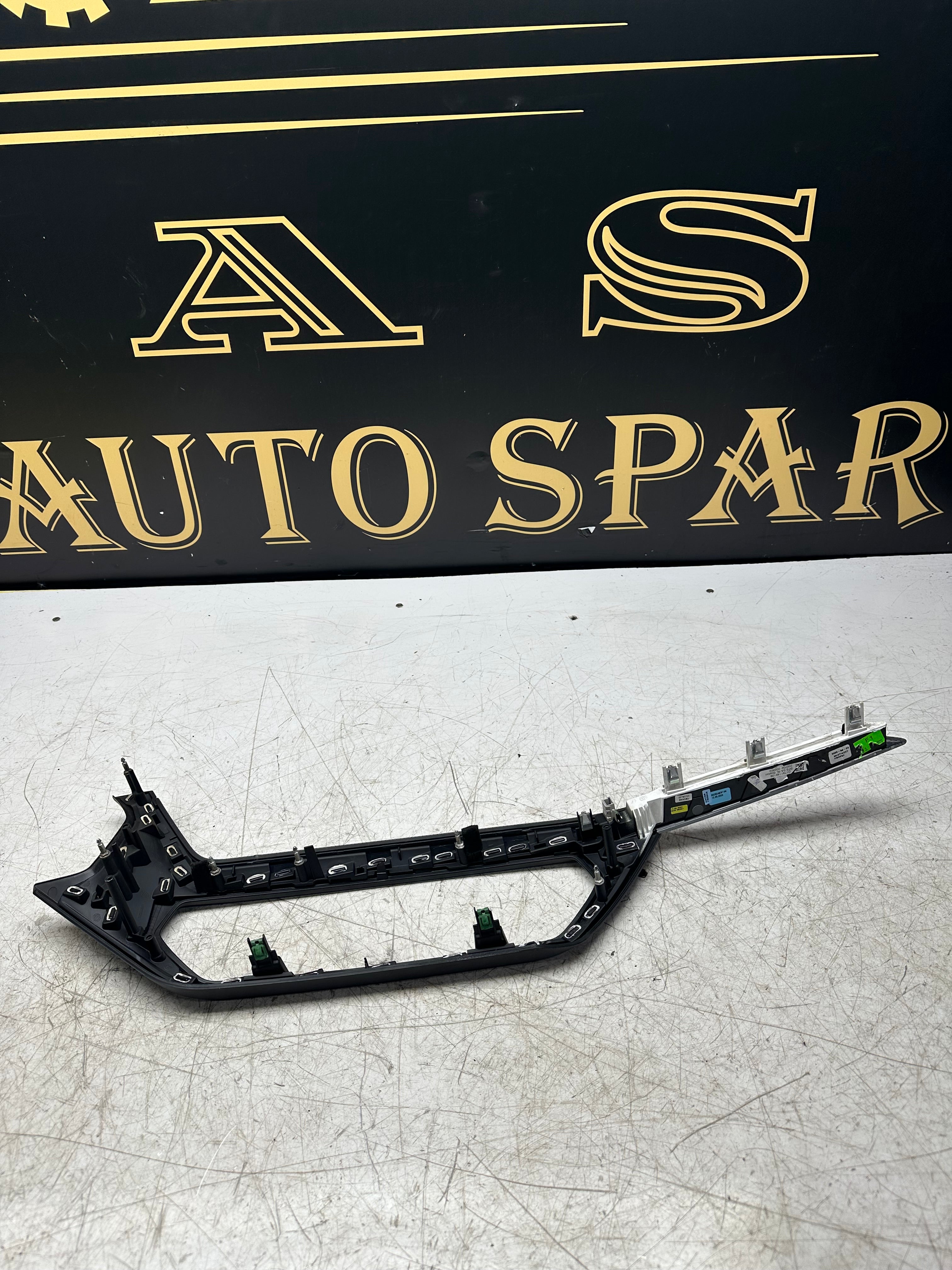 BMW 1 Series F40 Dashboard Trim Cover – 6823310 (2019–2024)