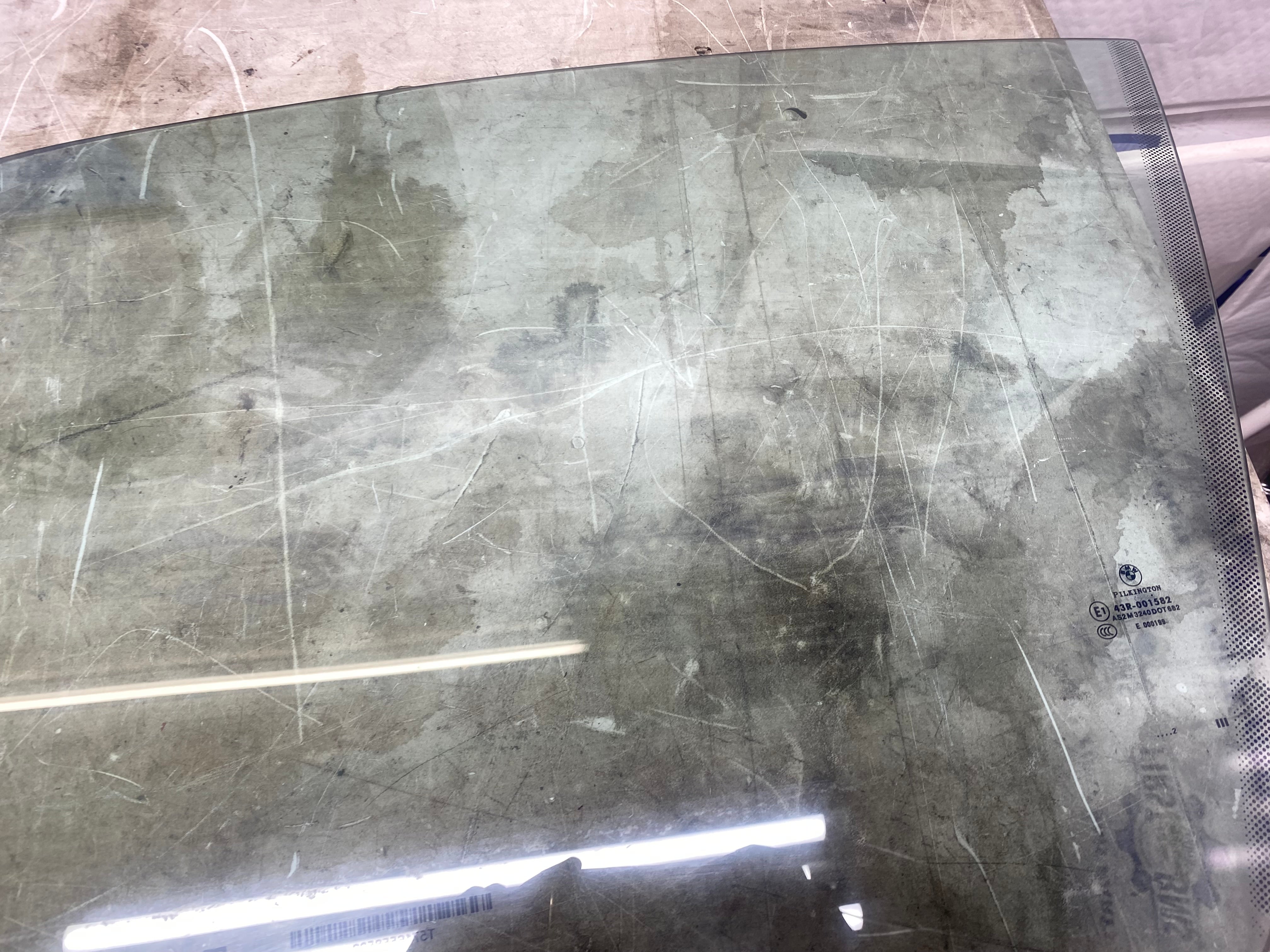 BMW 1 Series E88 Front Passenger Side Window Glass 2007–2013