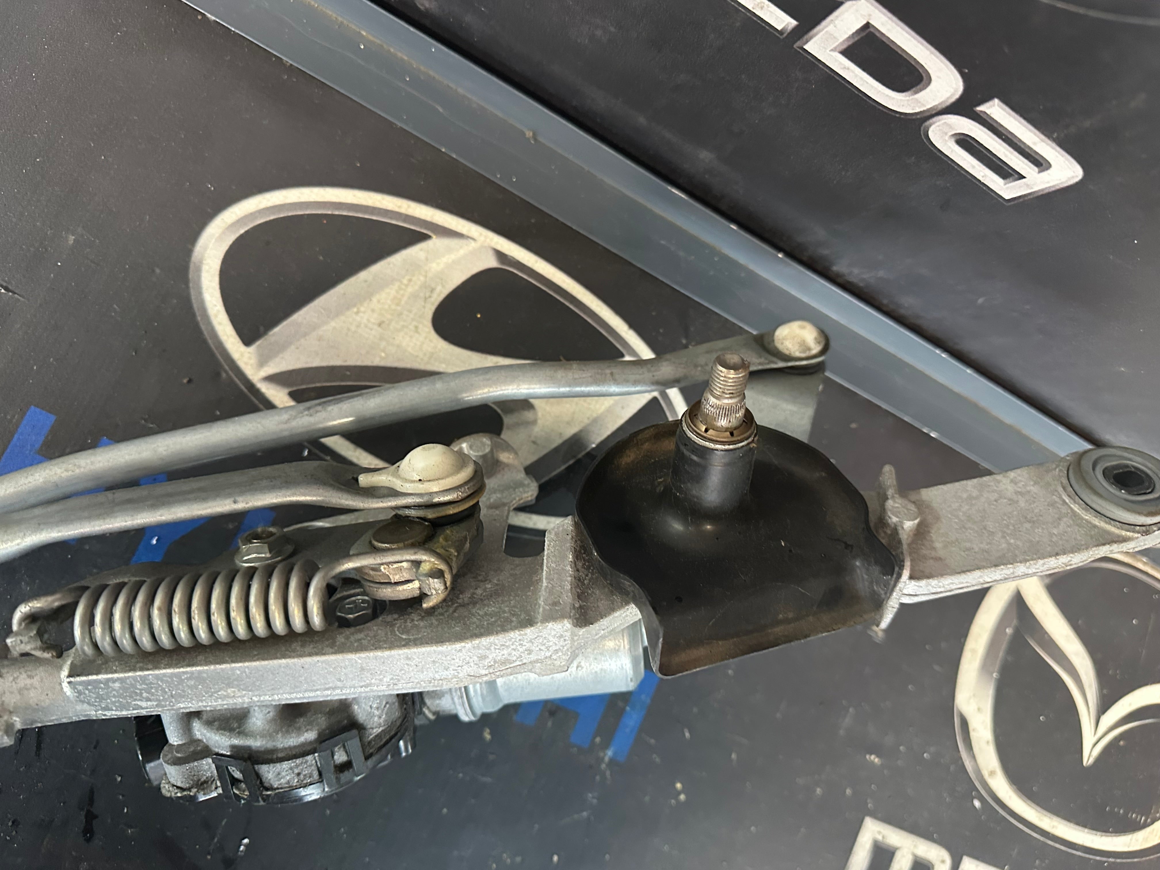 Toyota Corolla 2018-22 1.8 Hybrid Front Wiper Motor & Linkage (85110-12C90)