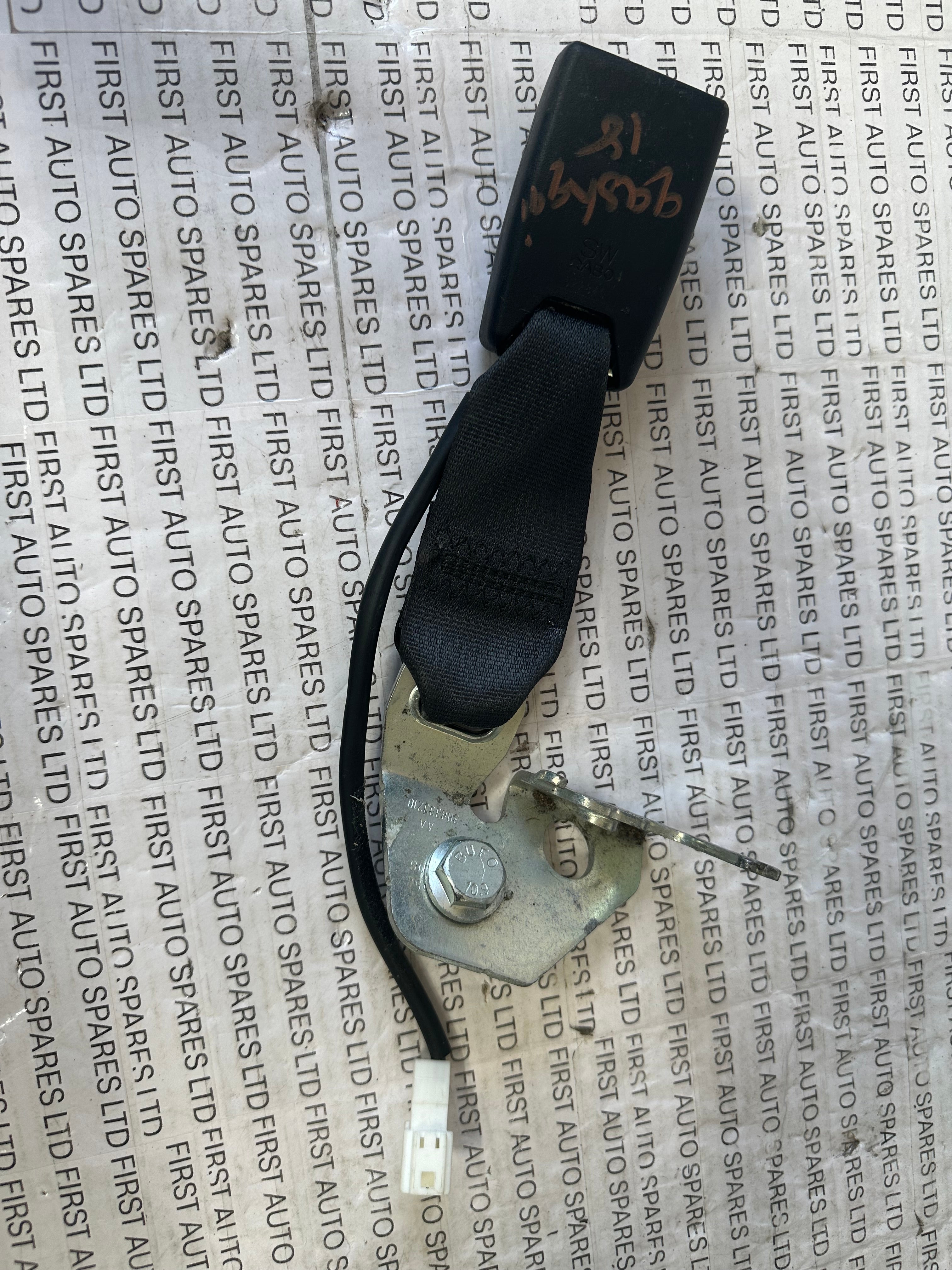 Nissan Qashqai 2018 Rear Left Side Seat Belt Buckle (308333210)