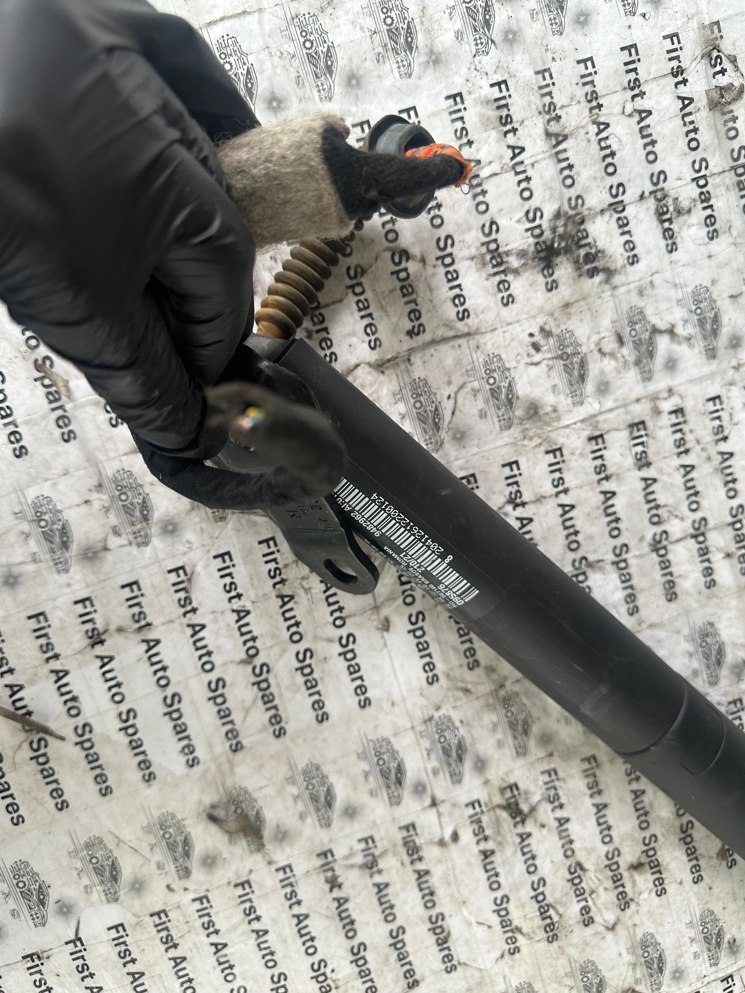 BMW X1 F48 Left Passenger Tailgate Powerlift Electric Strut (7350839)