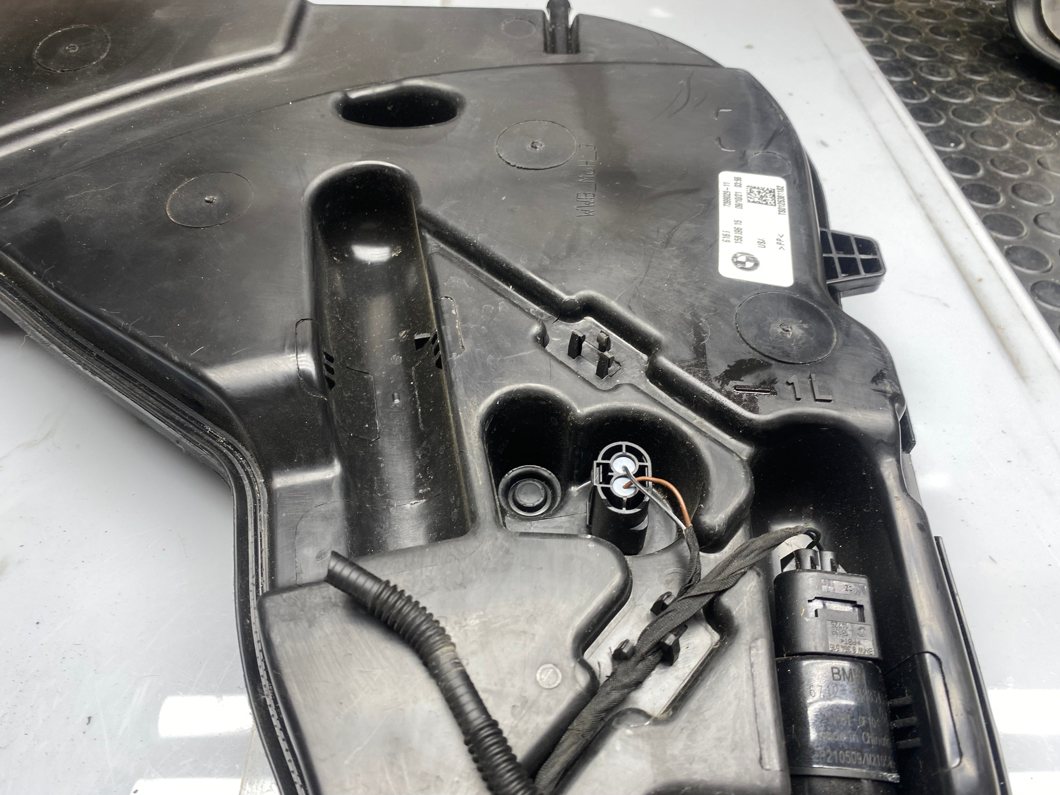 BMW X3 G01 G01 LCI /X4 G02/X3M F97/X4M F98 Windscreen Washer Bottle with Pump Motors (7399029)