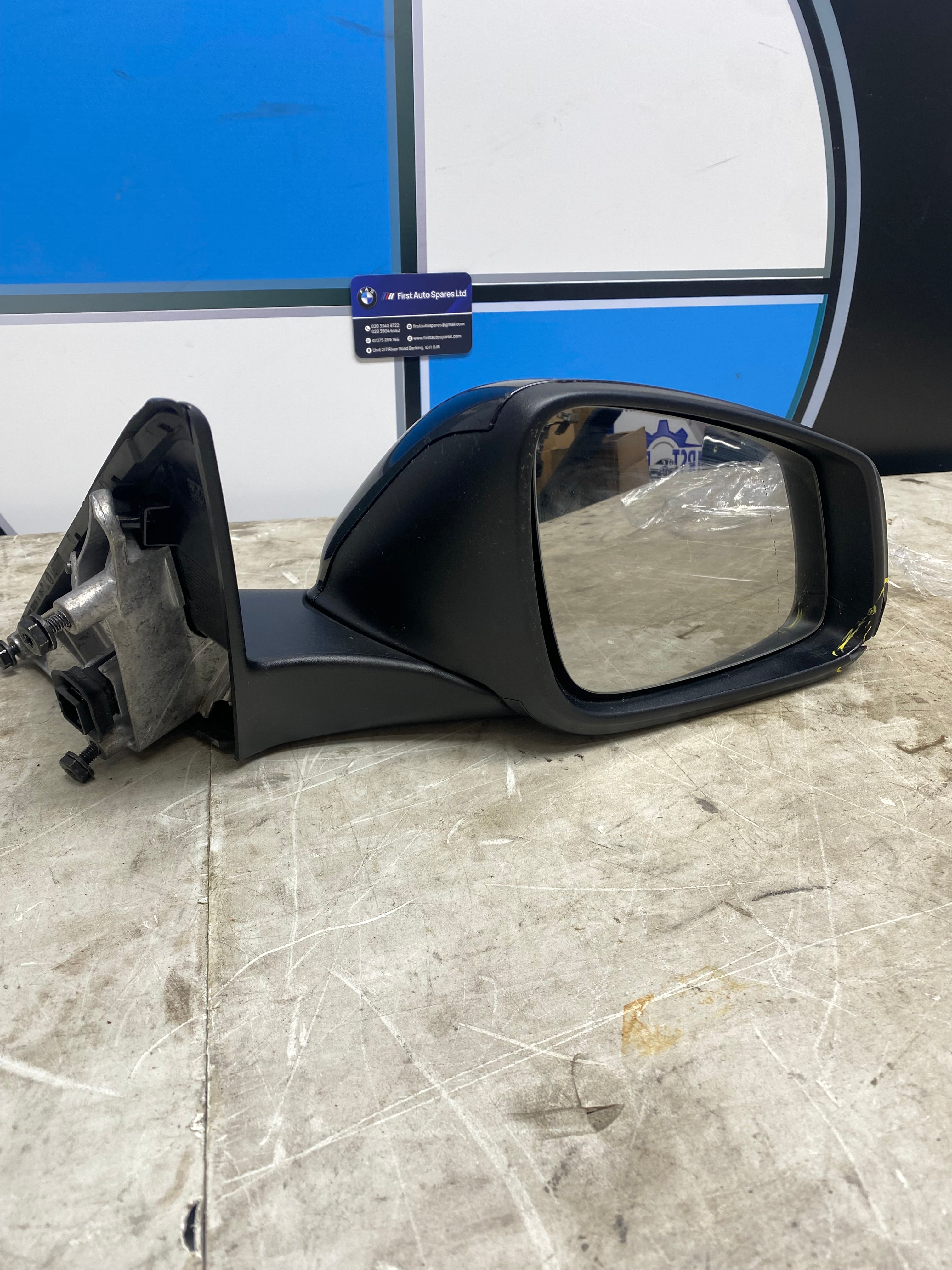 BMW 1 & 2 Series F40/F44 Driver Side Mirror 19–24 (Little Crack marked in yellow)