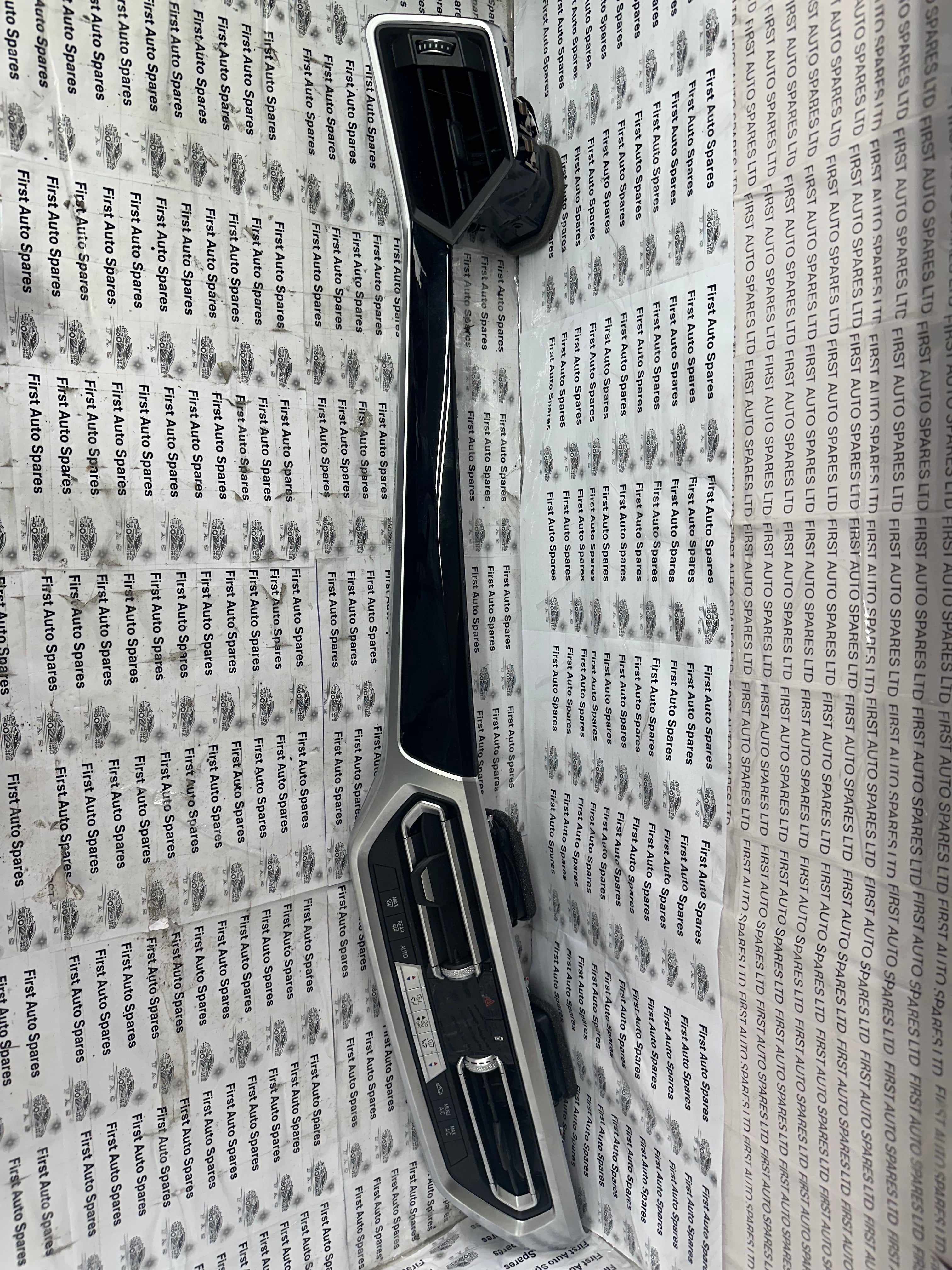 BMW 3 Series G21 Climate Control with Left Air Vent Grille (6848620, 4A0EDD1-02)