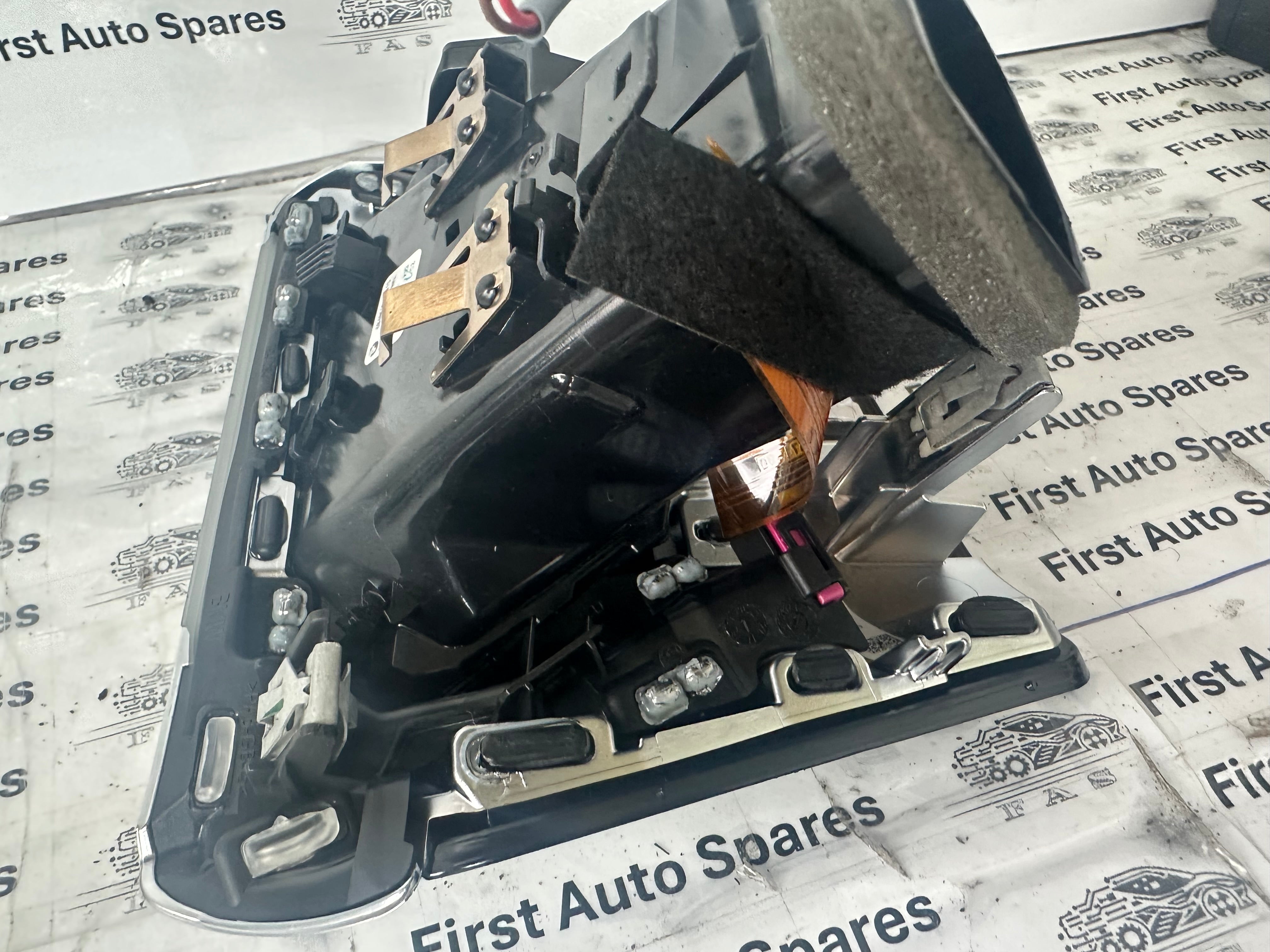 BMW 4 & 3 Series G20 G80 Dashboard Air Vent Grille Right Side (6848619, 9N962471402)