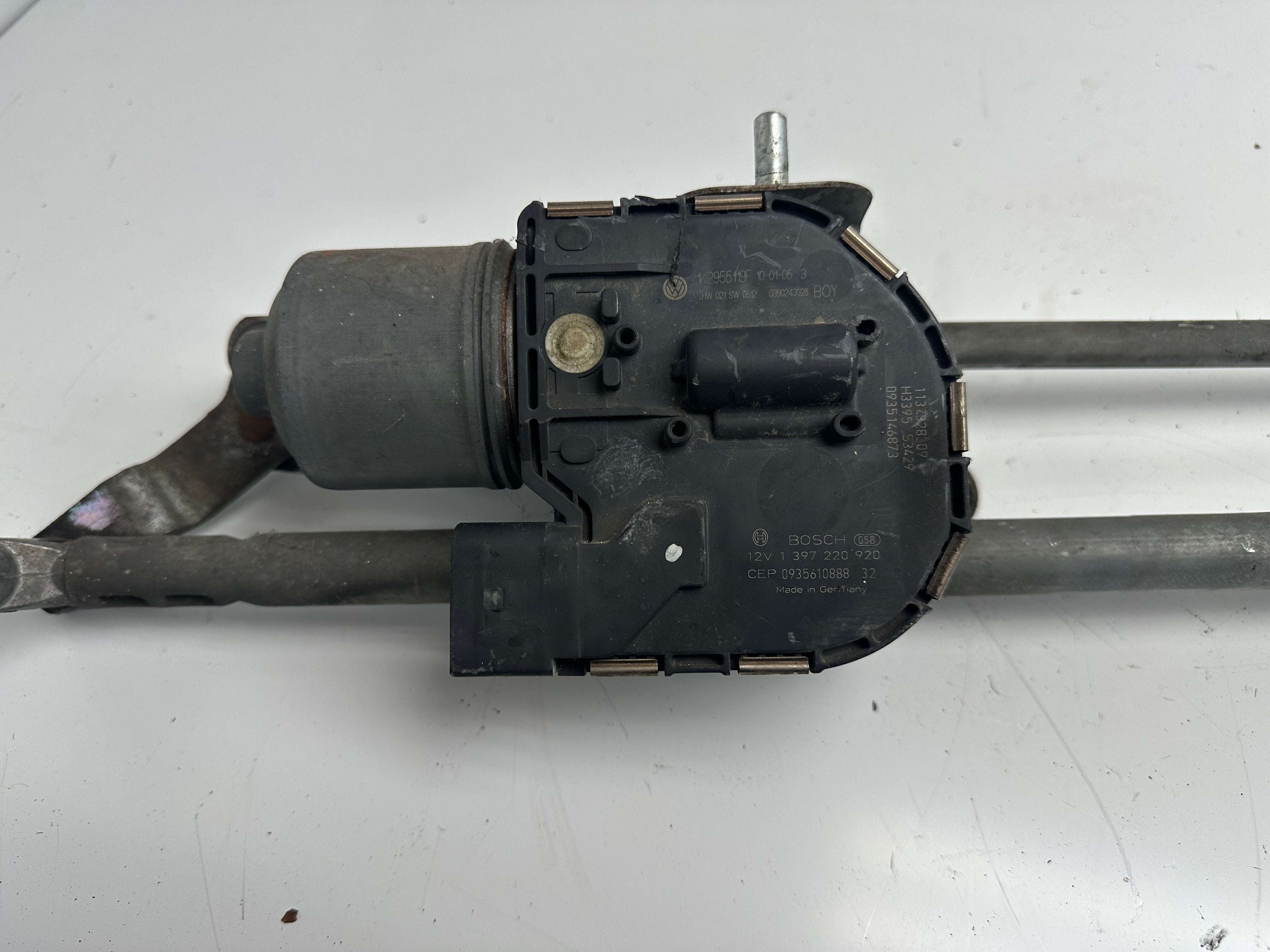 Volkswagen Golf MK6 Front Wiper Motor & Linkage (1K2955023H)