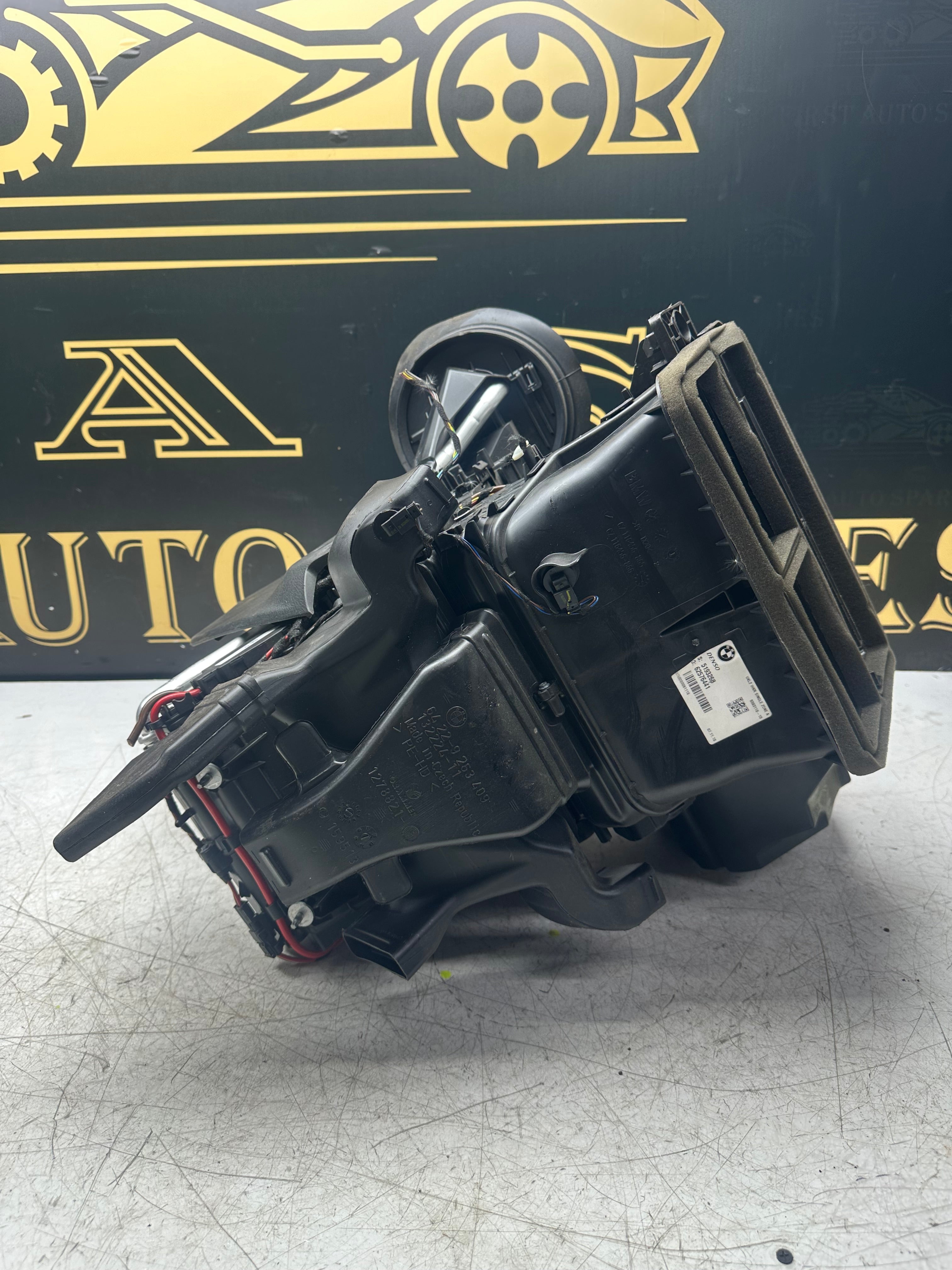 BMW F48/ MINI F60 Heater Box Housing Unit with Blower Motor 9383118 / 9263409