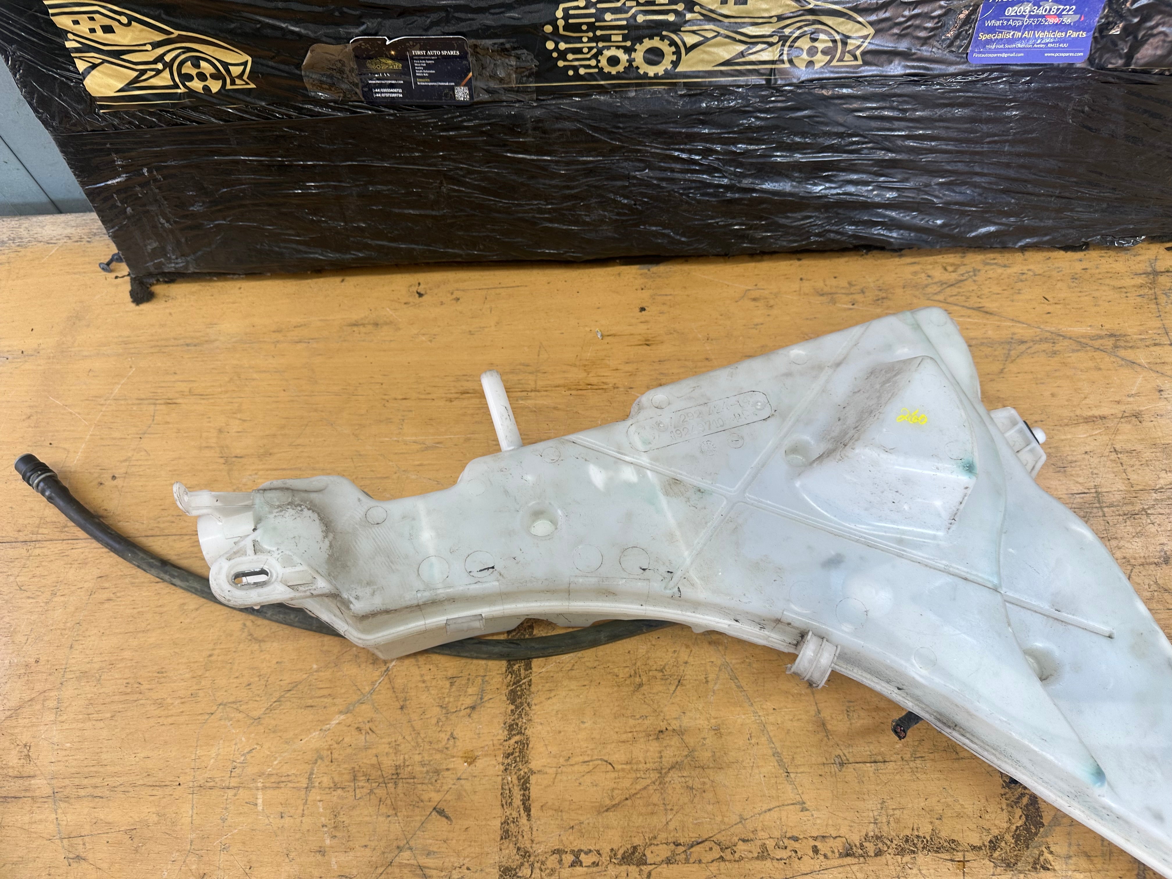 BMW X5 F15 2014–2018 M Sport Windscreen Washer Bottle (7292424) (7292424-14)