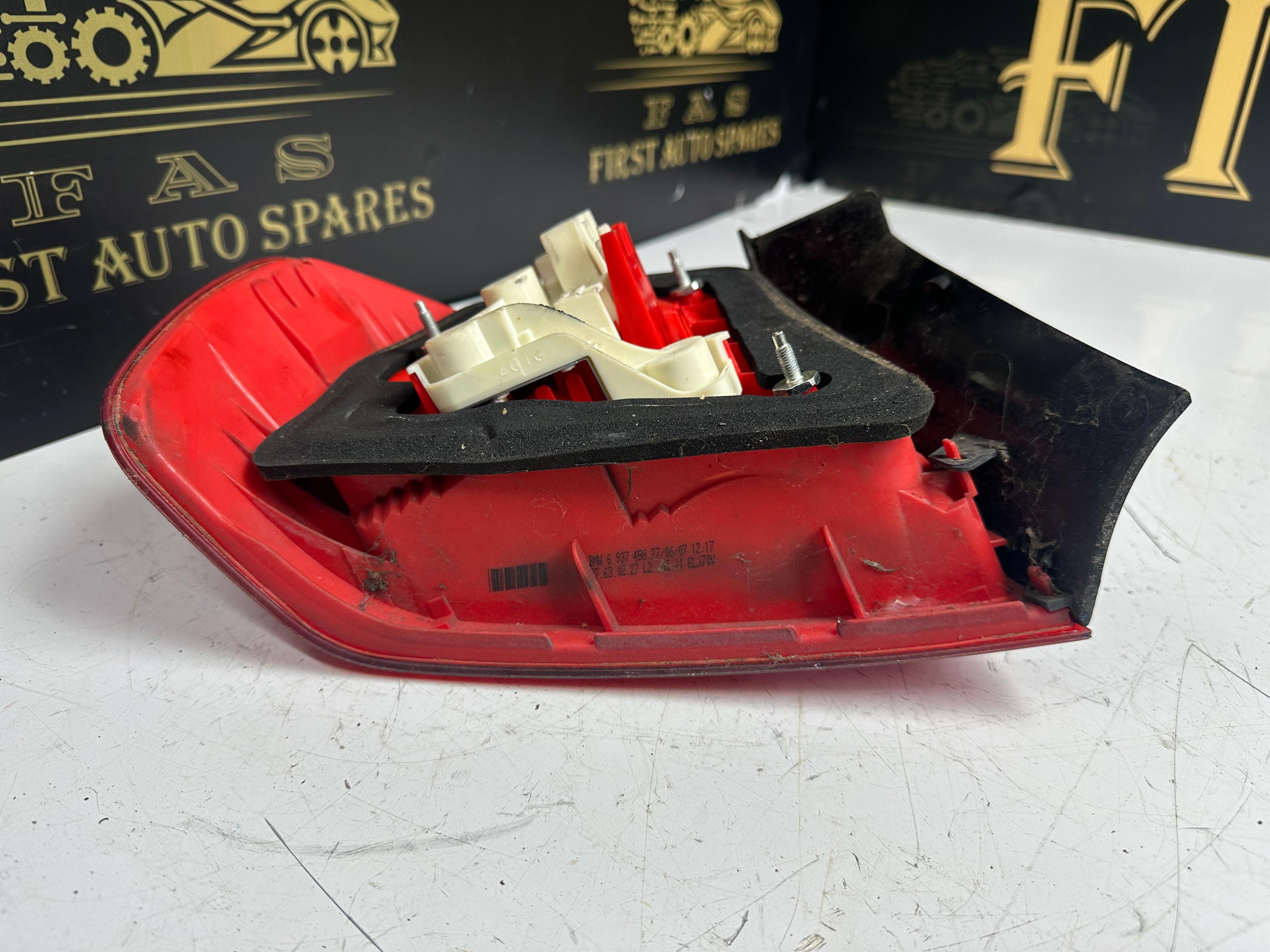 BMW E90 2004-2008 Right Rear Taillight RH Exterior (276302 R)