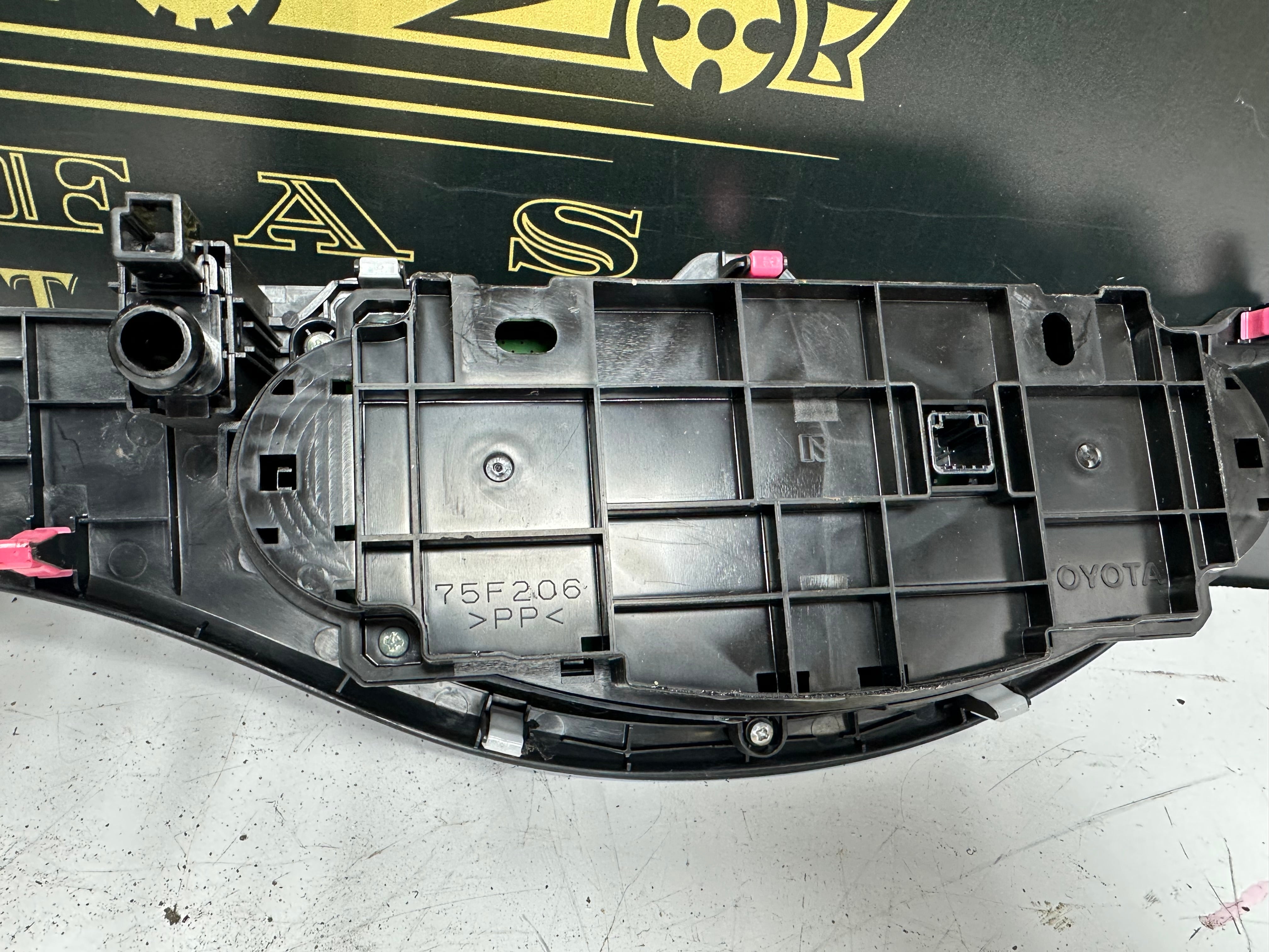 Toyota Yaris 2017 A/C Heater Climate Control (55900-OD820)
