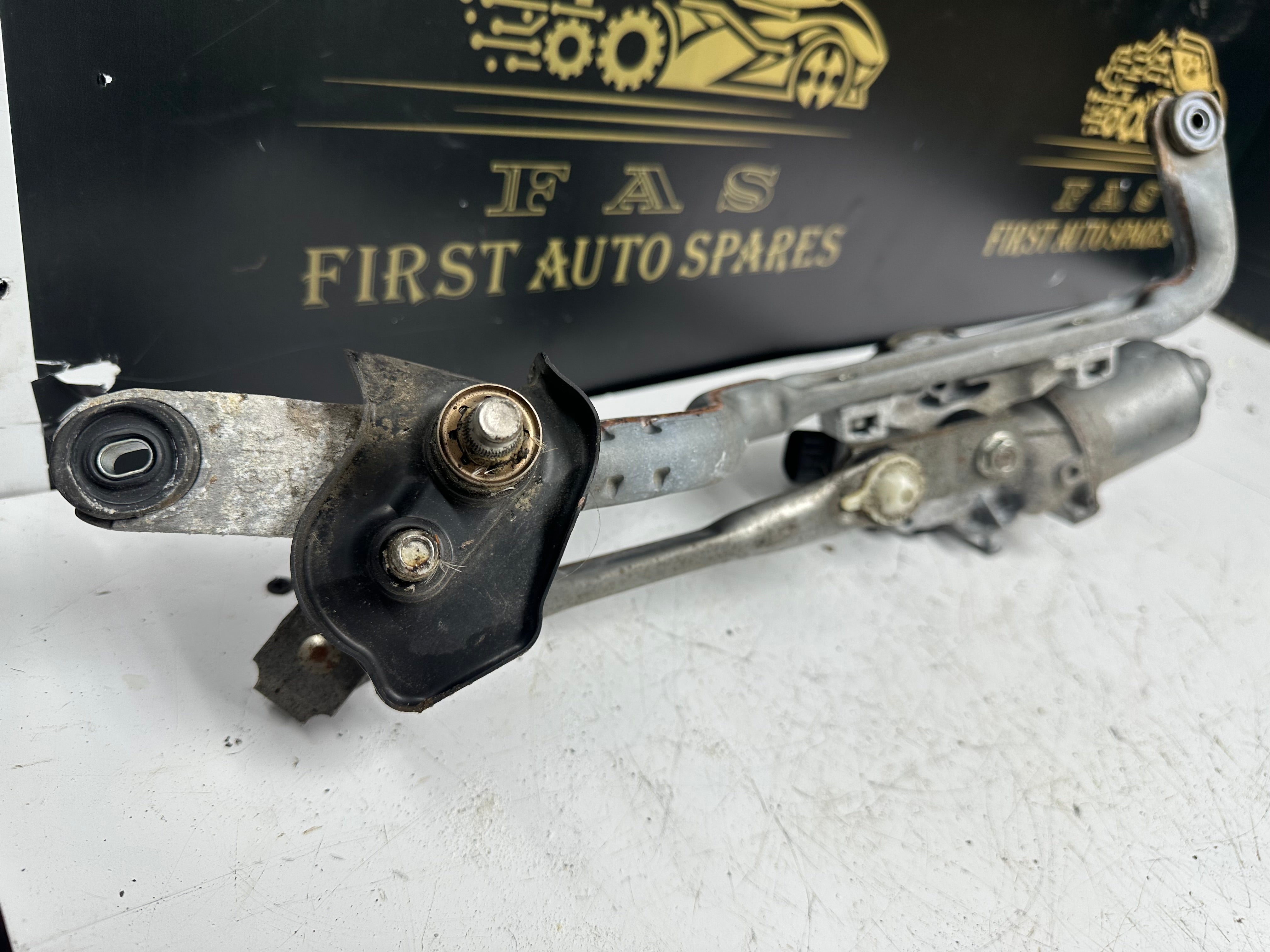 Toyota Yaris 2019 Front Wiper Motor & Linkage (85110-0D200) (159300-4124)