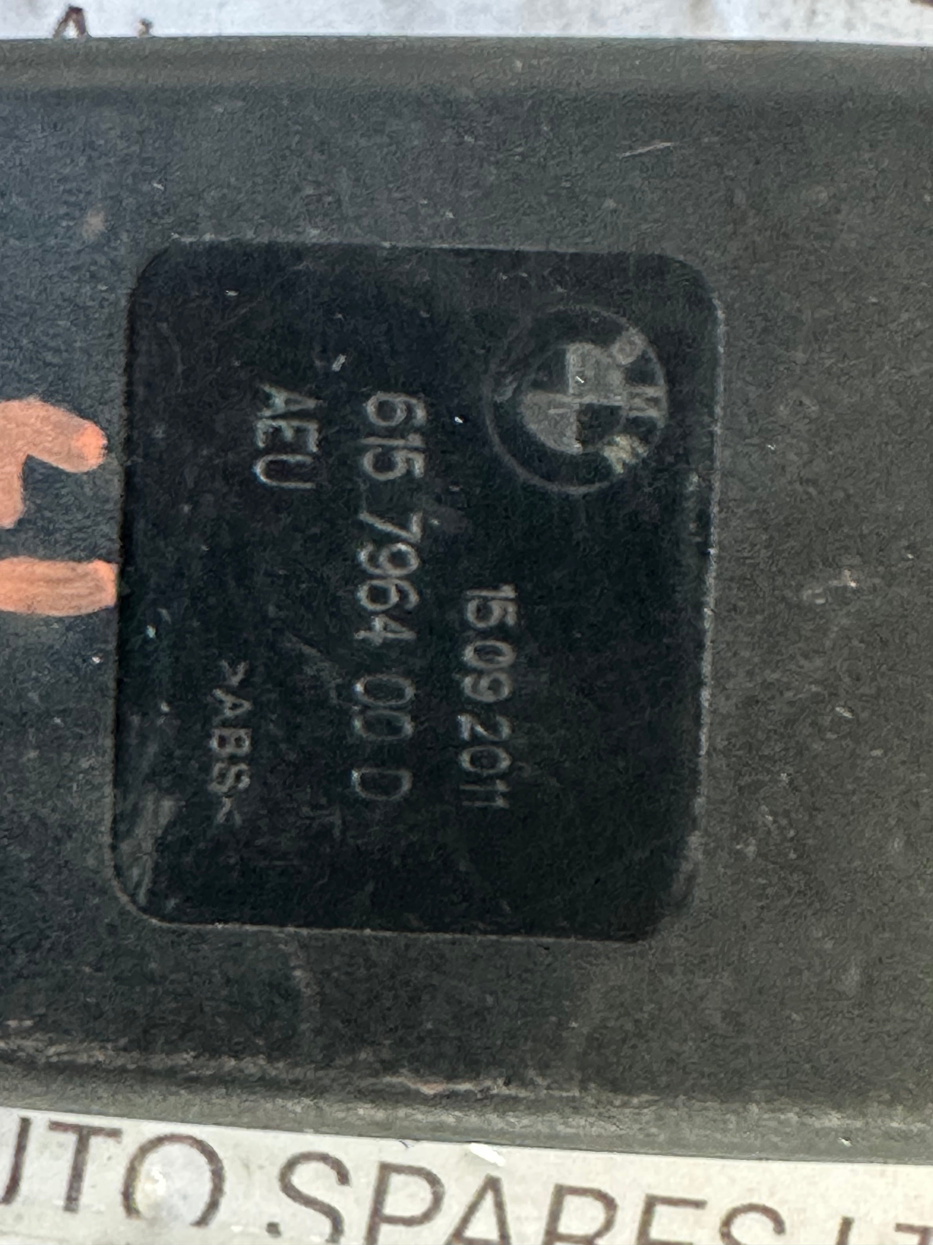 BMW 5 Series F10 2011 Front Right Side Seat Belt Buckle (615796400D)