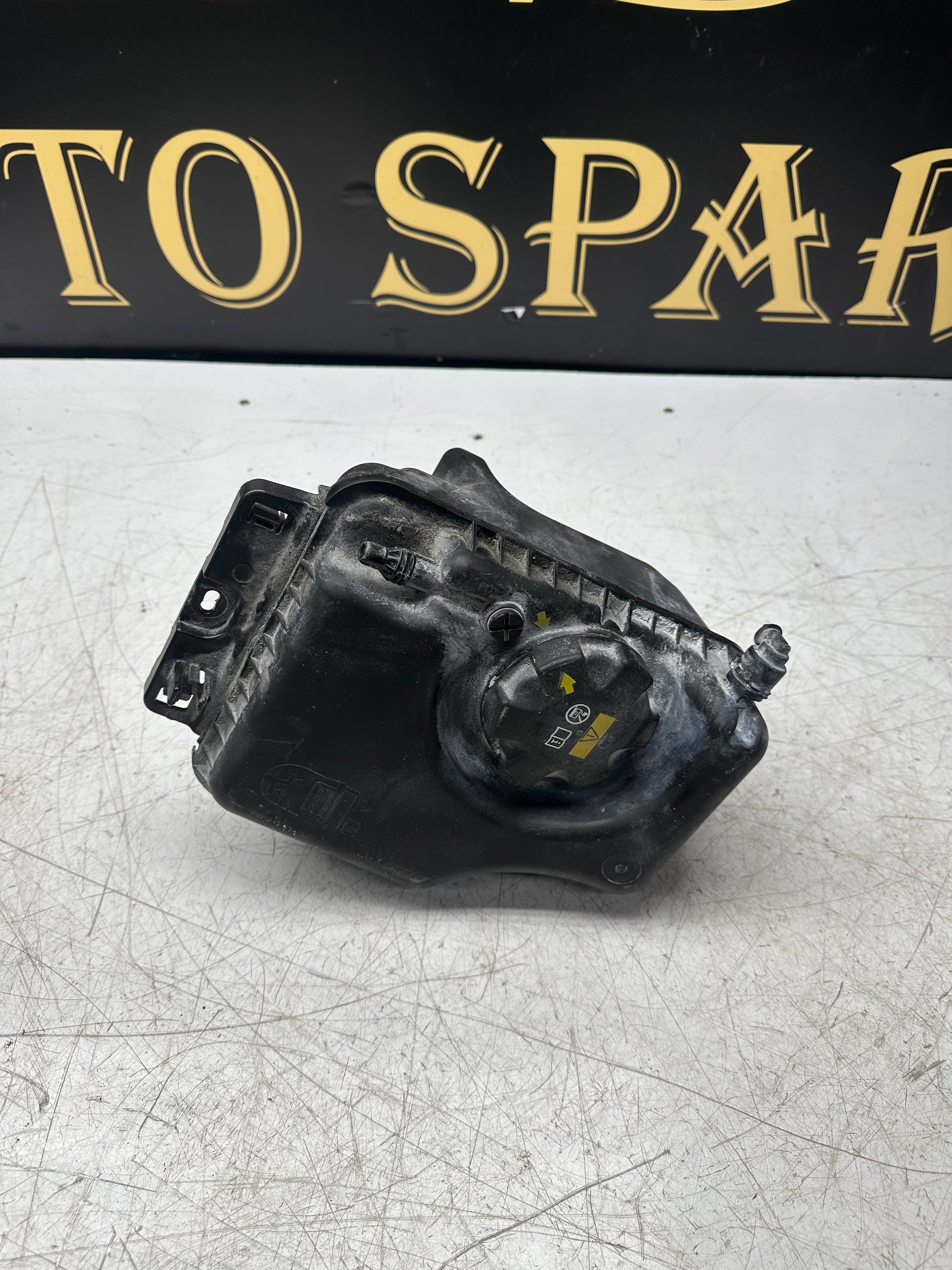 BMW 3 Series F30 Coolant Expansion Tank / Reservoir (2011–2019)(8617047)
