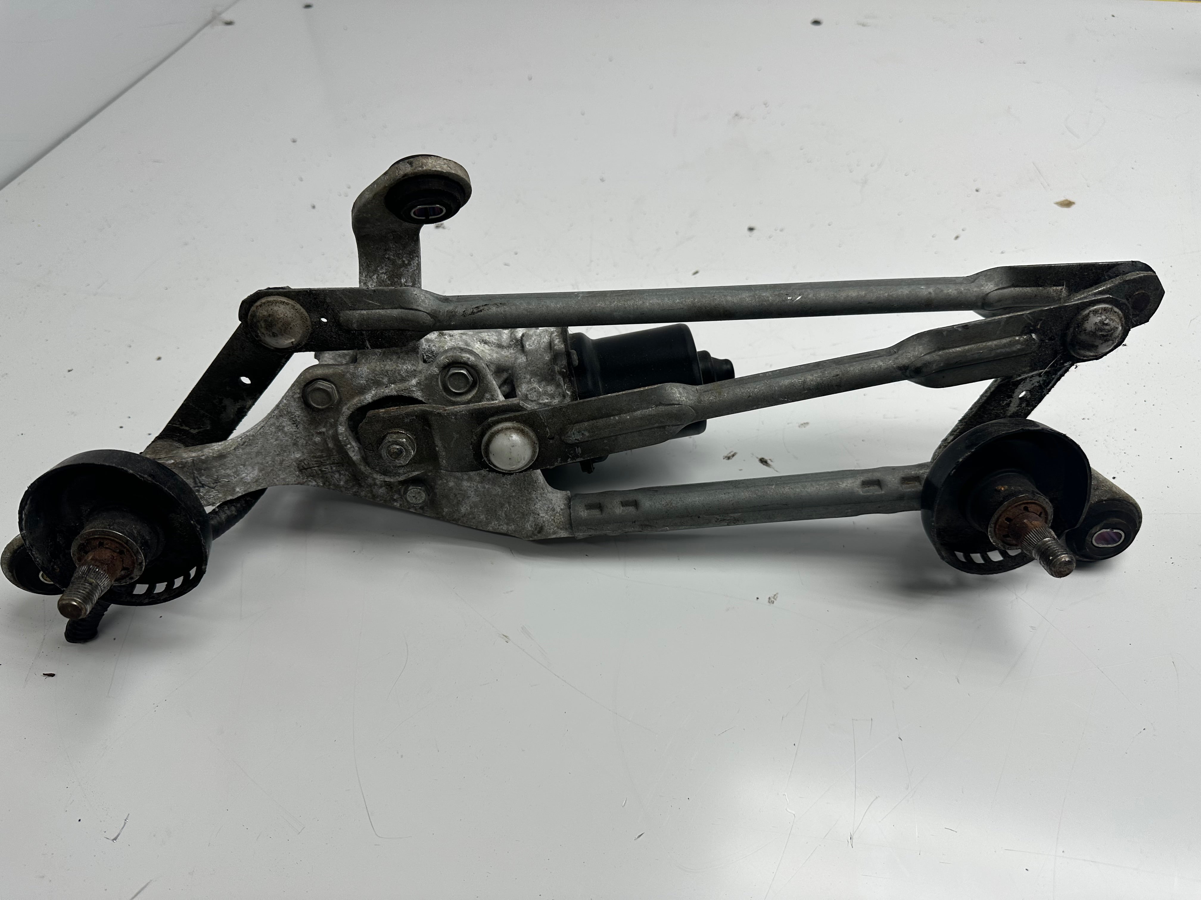 Nissan Note 2016 Front Wiper Motor & Linkage