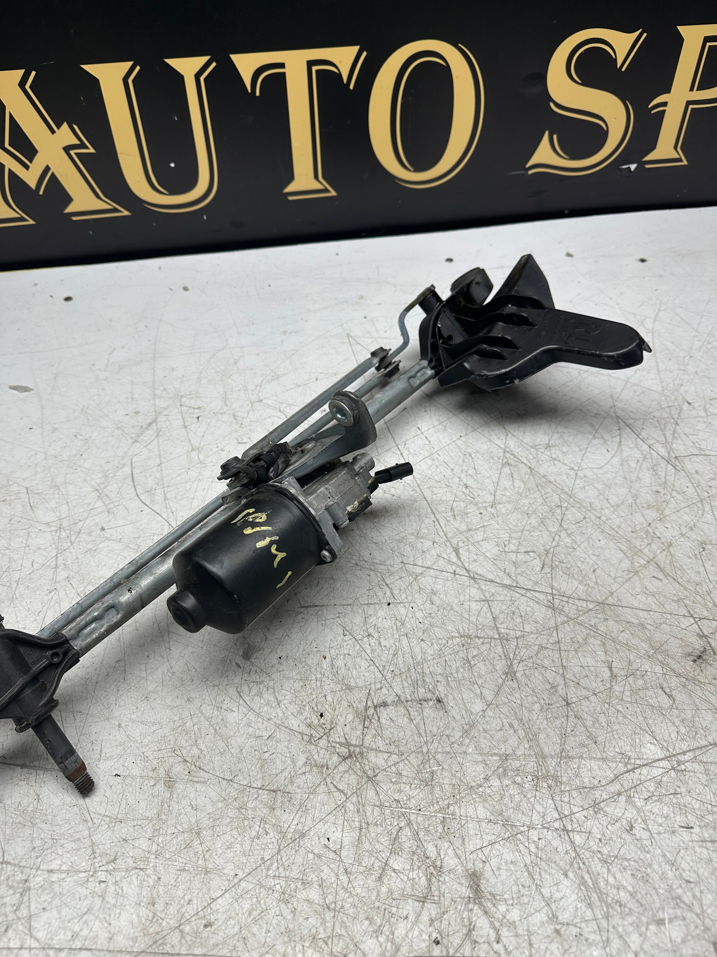 BMW 1 Series F20 Front Wiper Motor – 726750403