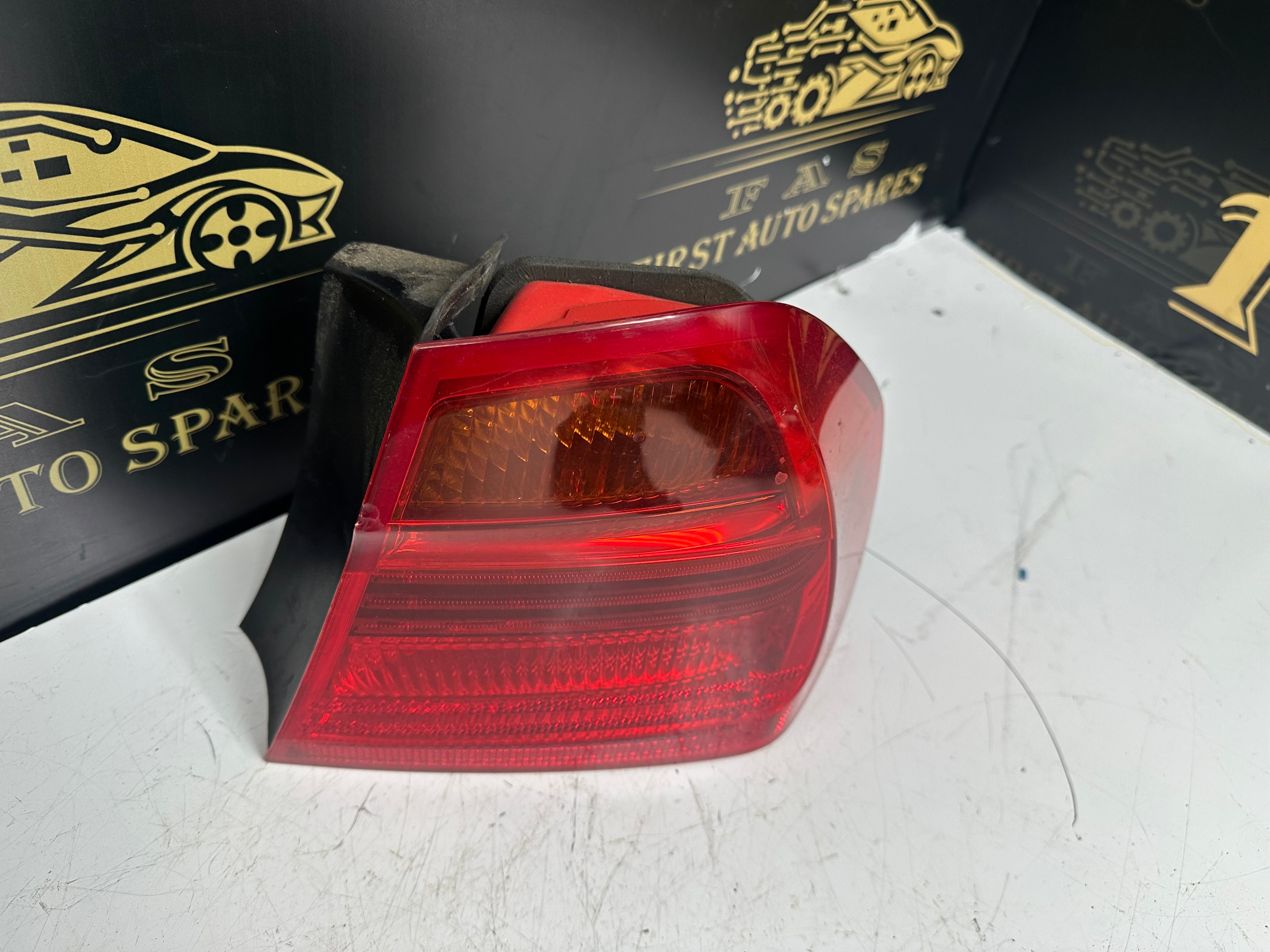 BMW E90 2004-2008 Right Rear Taillight RH Exterior (276302 R)