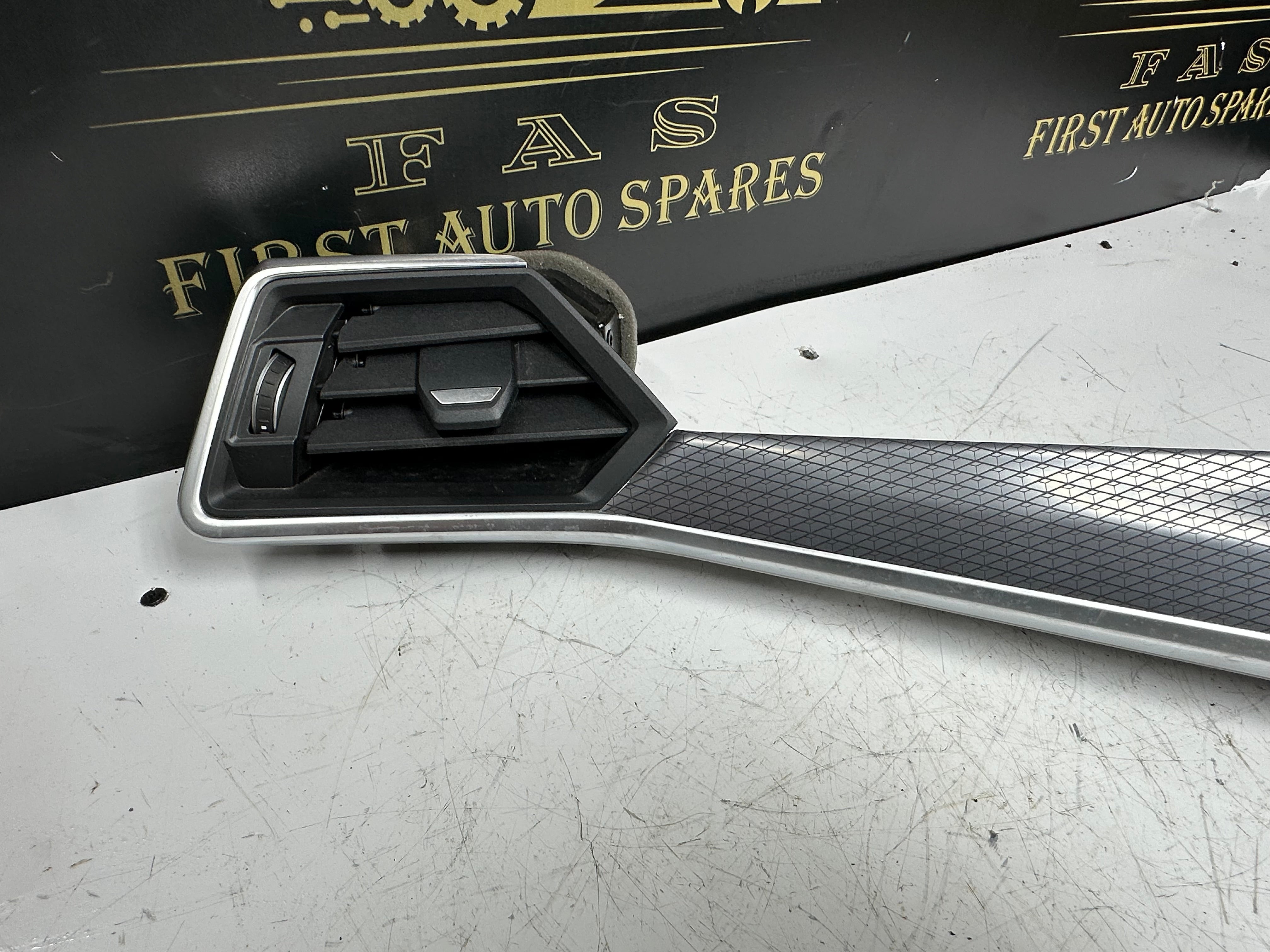 BMW 3 G20 G21 2023-24 Dashboard Glove Box Trim (9P962571809) (3036875)