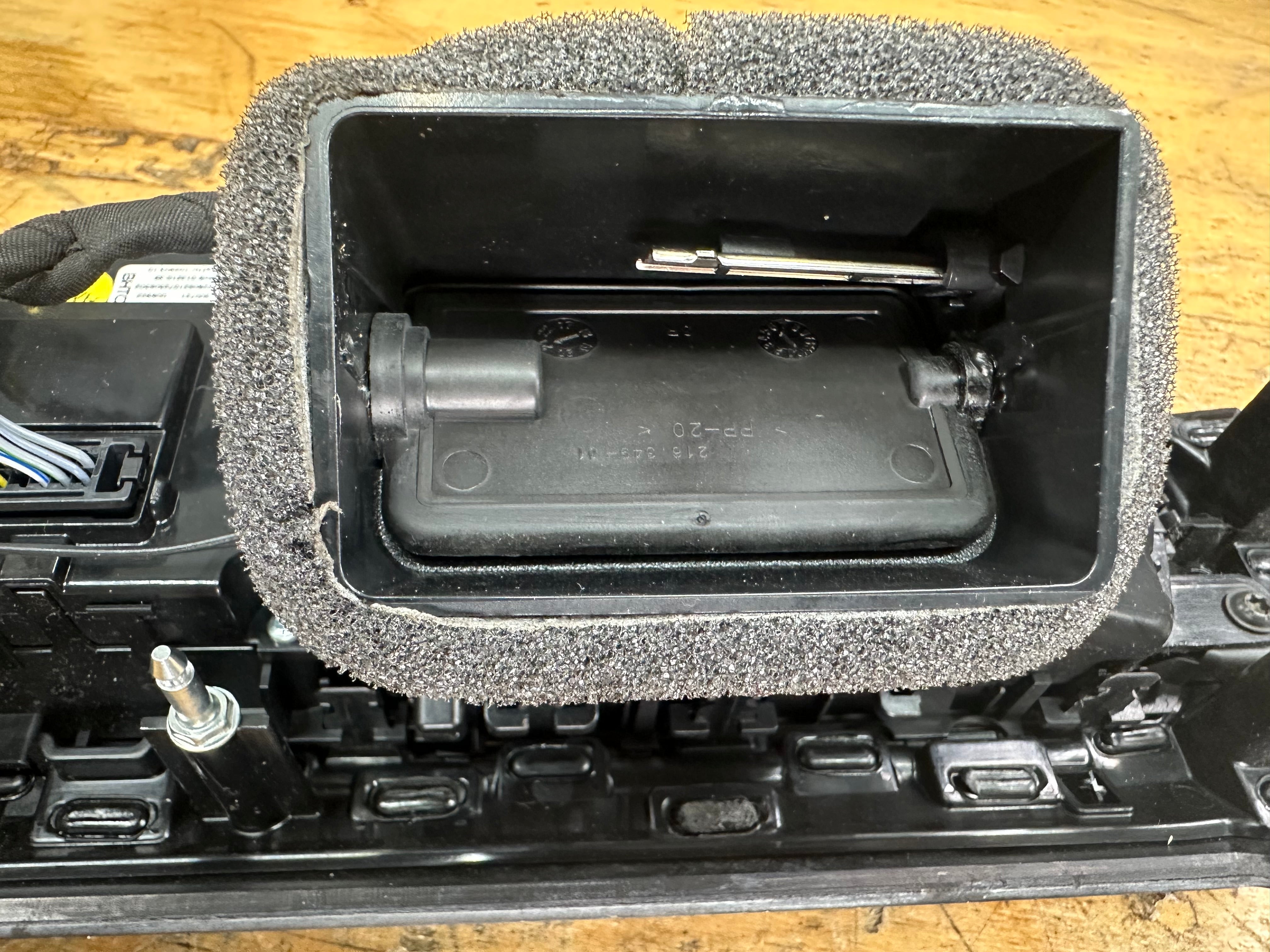 BMW X3M / X4 Series G01 G02 Air Vent Grill – AC Climate Control Panel (9855409)