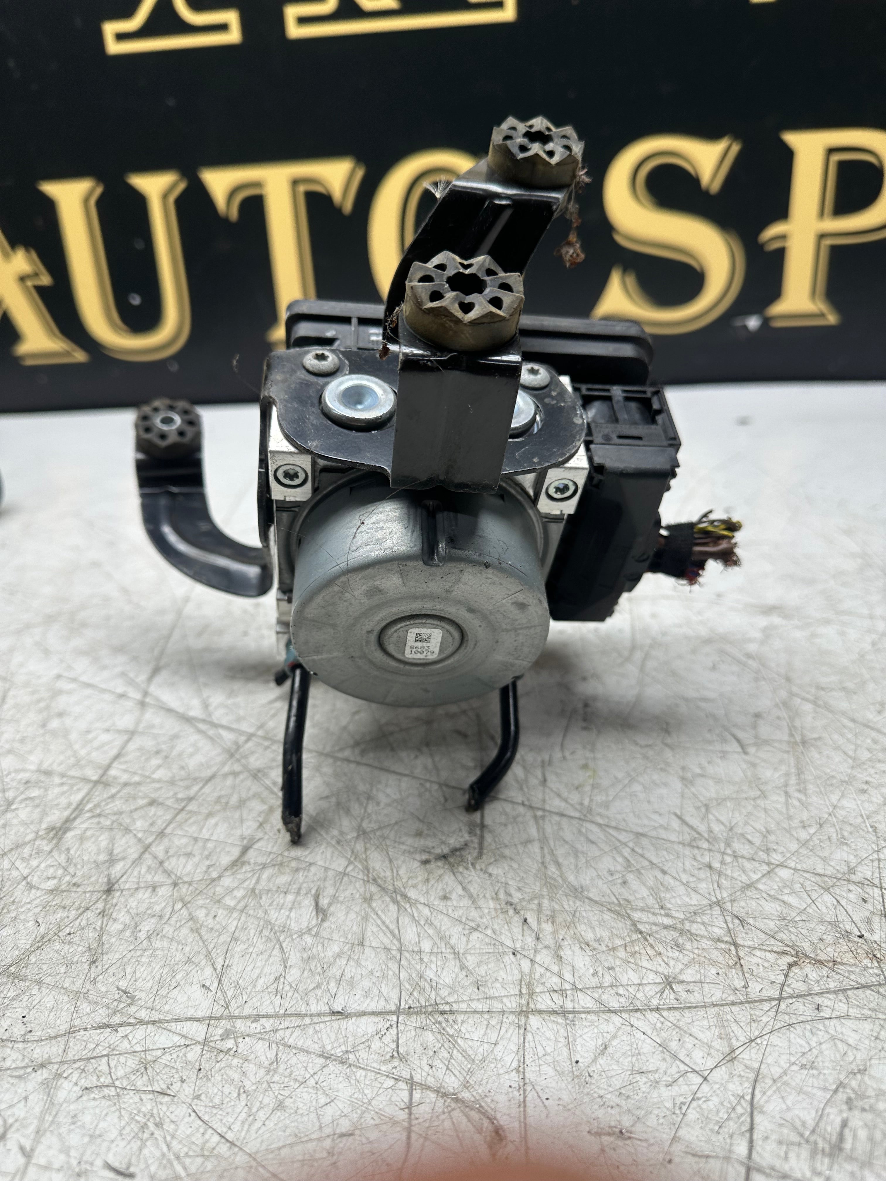 BMW 3 Series F30 / F31 ABS Pump Modulator Control Unit – 6887510