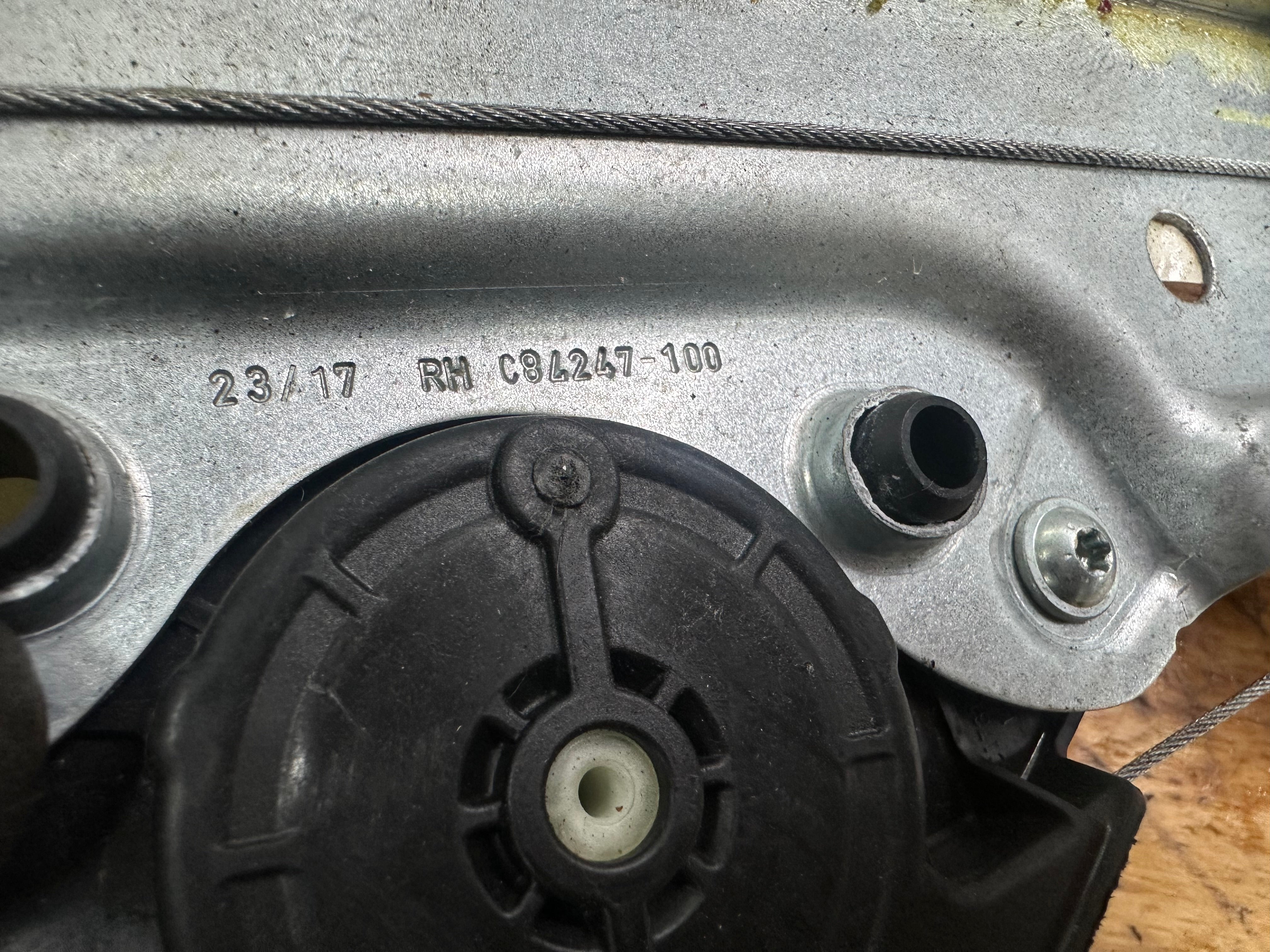 Nissan Qashqai J11 2014–21 Right Rear Window Regulator (82700HV00A) (C88540-101)