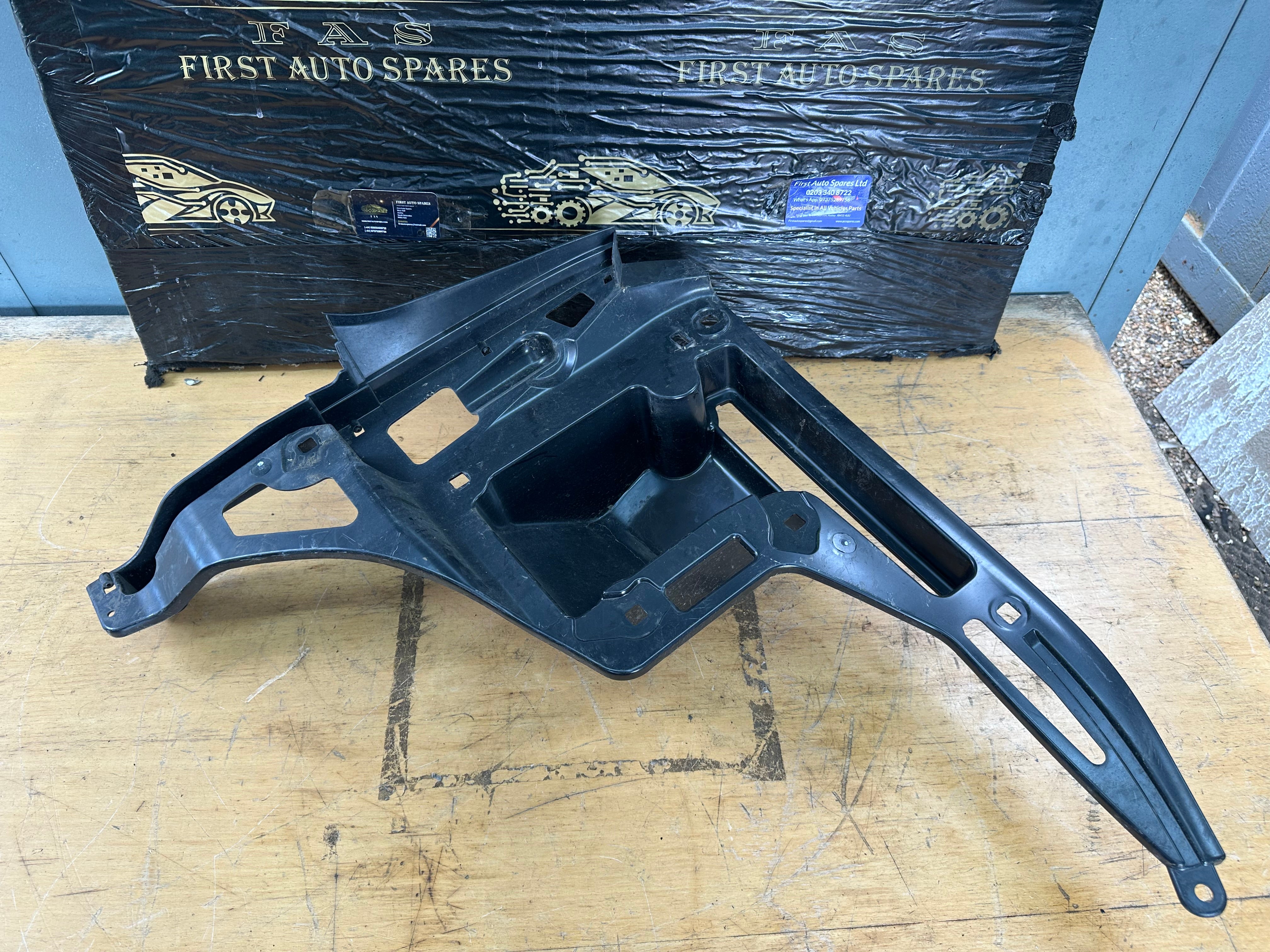 BMW i3 2021 Panel Bracket Rear Left Support Panel Mounting (7296753)