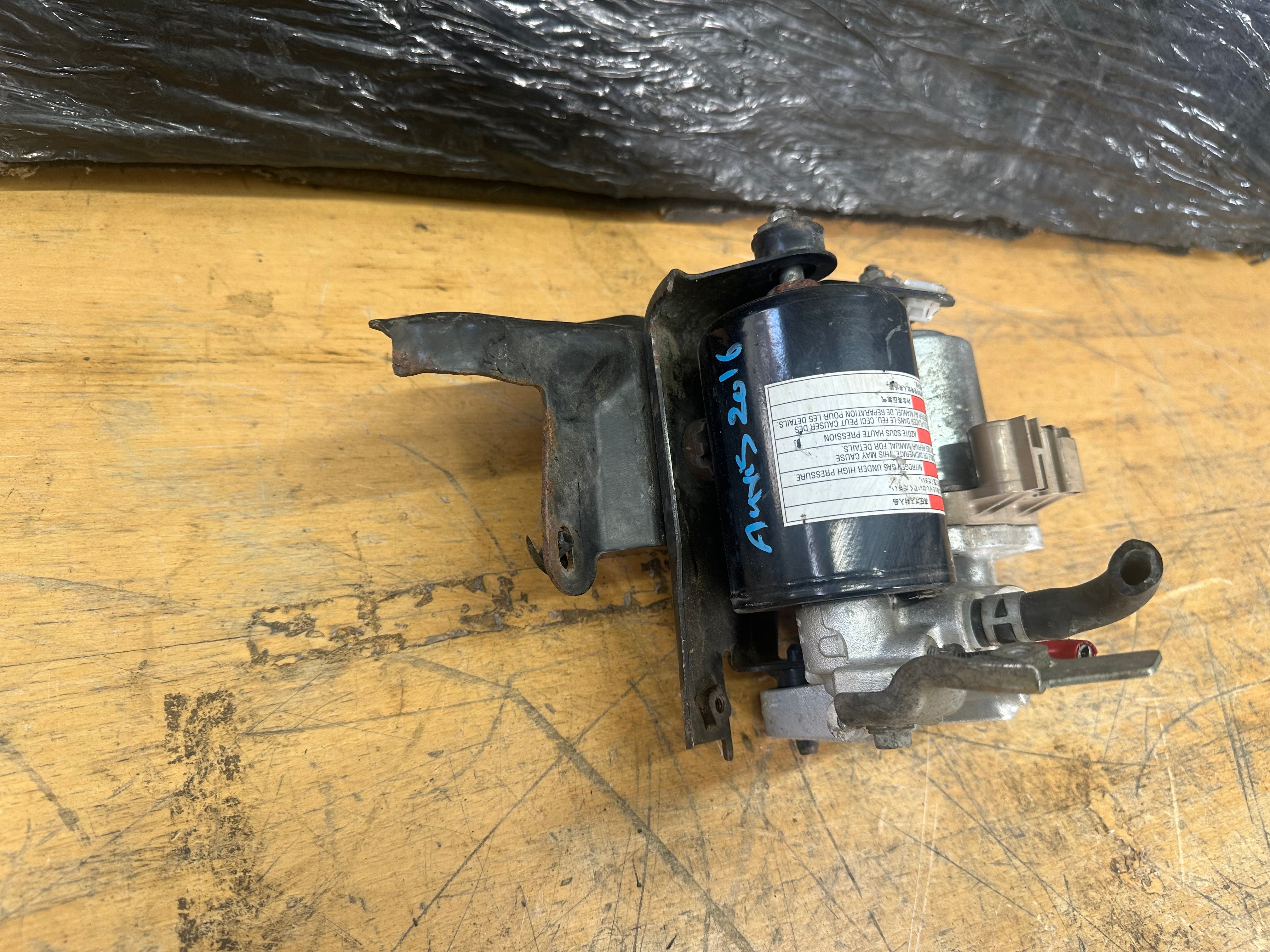 Toyota Auris 2010–2019 1.8 ABS Pump Brake Booster Actuator (47070-12010)
