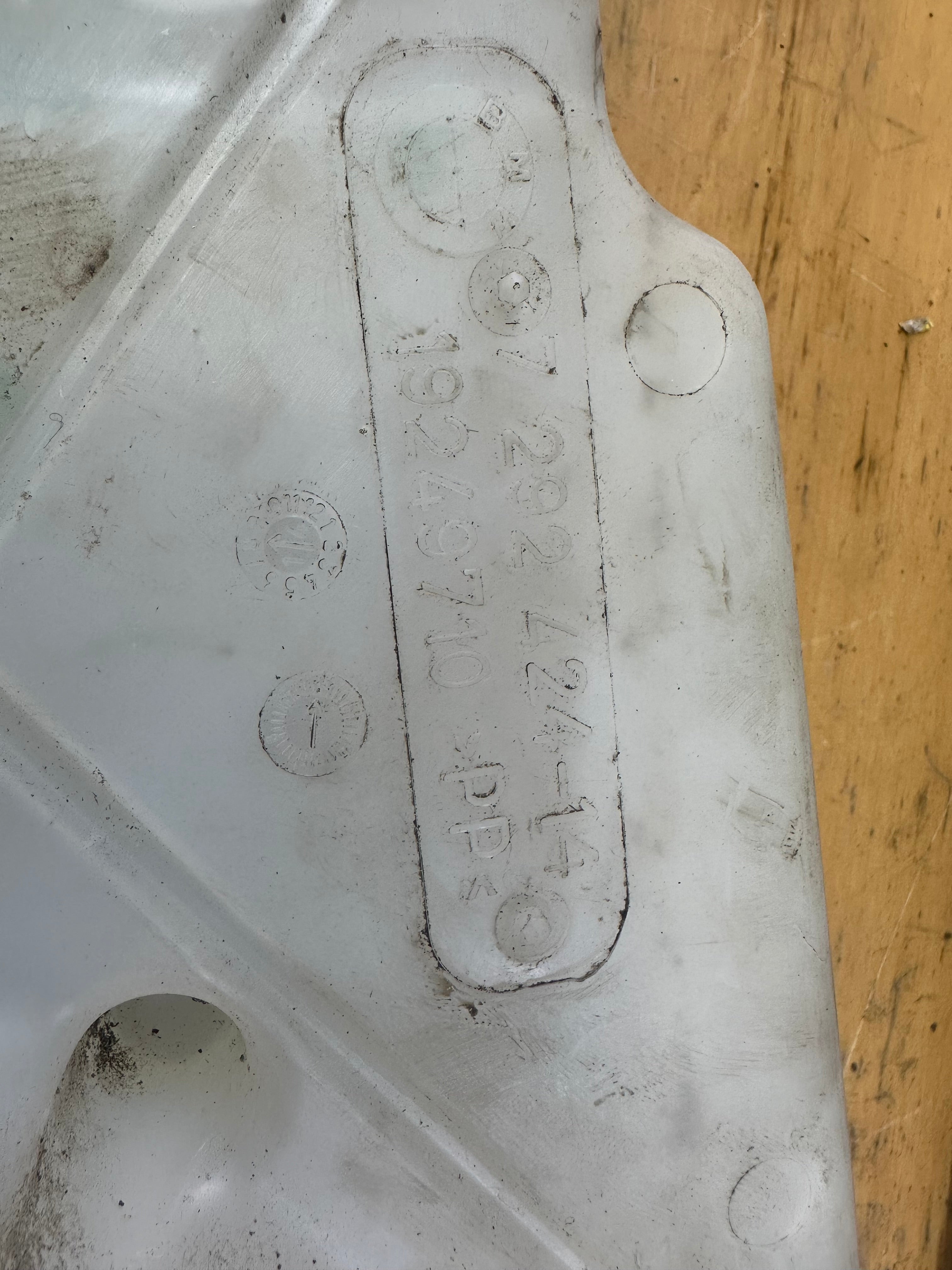 BMW X5 F15 2014–2018 M Sport Windscreen Washer Bottle (7292424) (7292424-14)