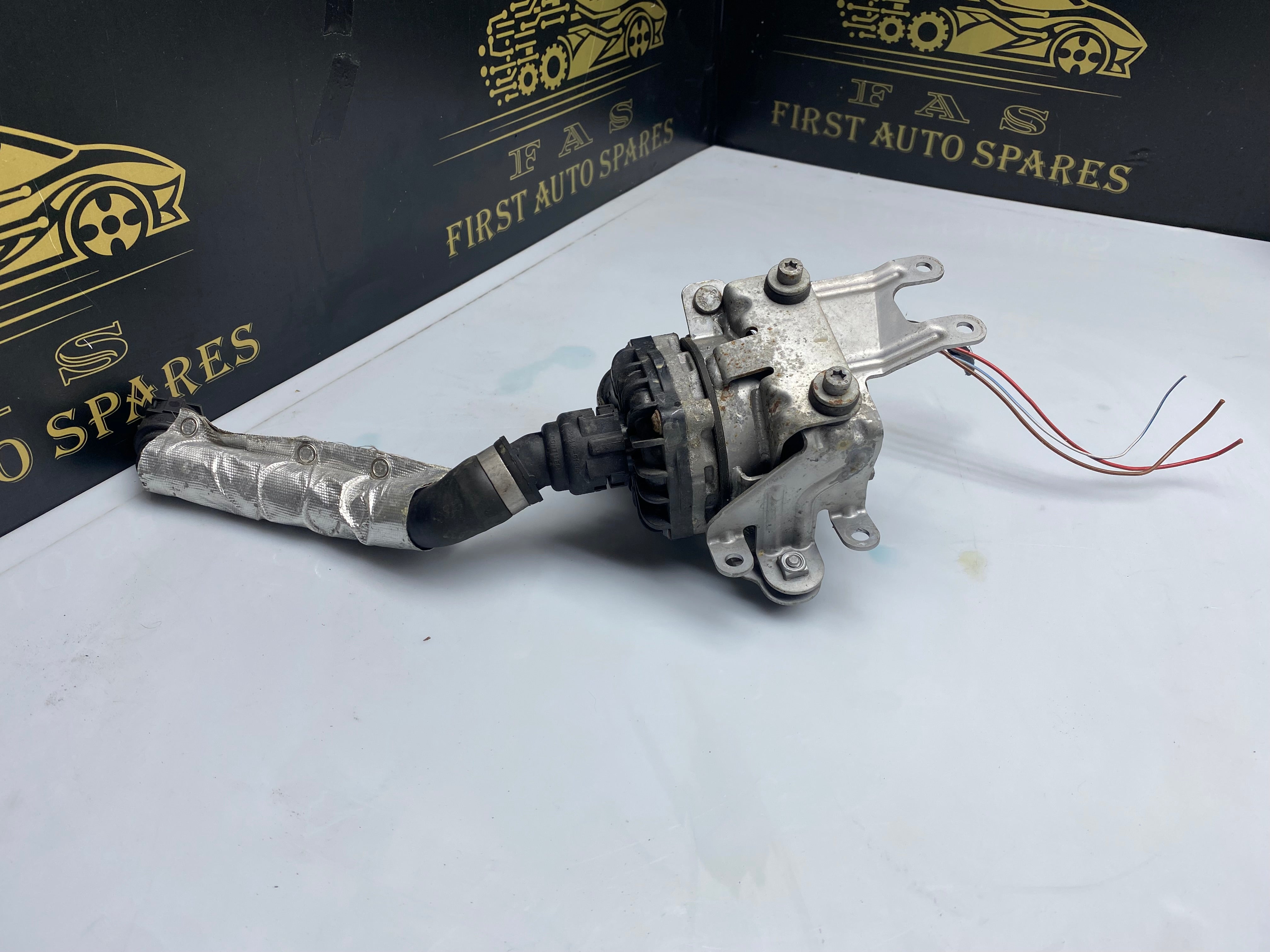 BMW 3 Series F30 / 4 Series F32 /2 Series F22 Auxiliary Coolant Water Pump – N55B30A – 2012–2018 (11517583965 / 11518419200)