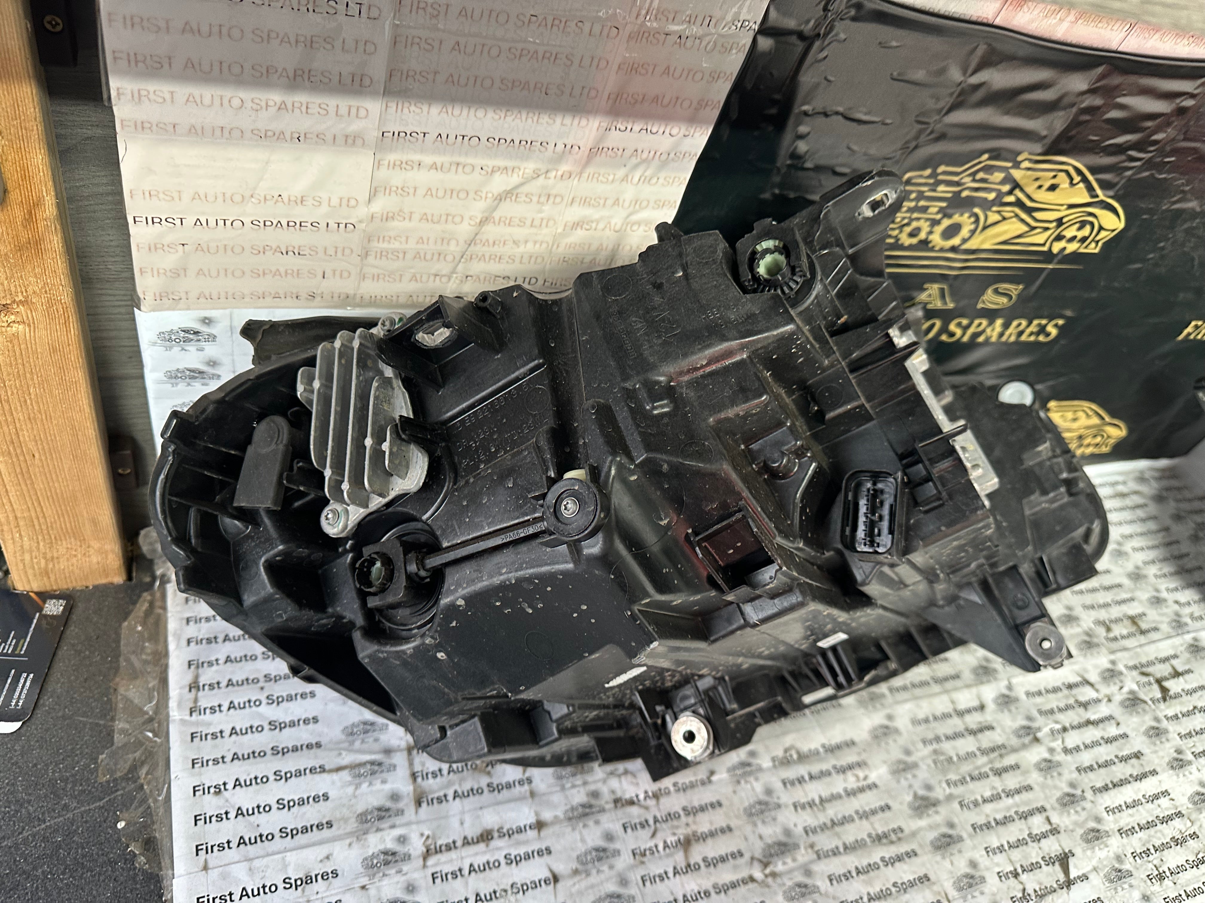 BMW 1 Series F40 LED Headlight Left Passenger N/S (9448097) (90182784)