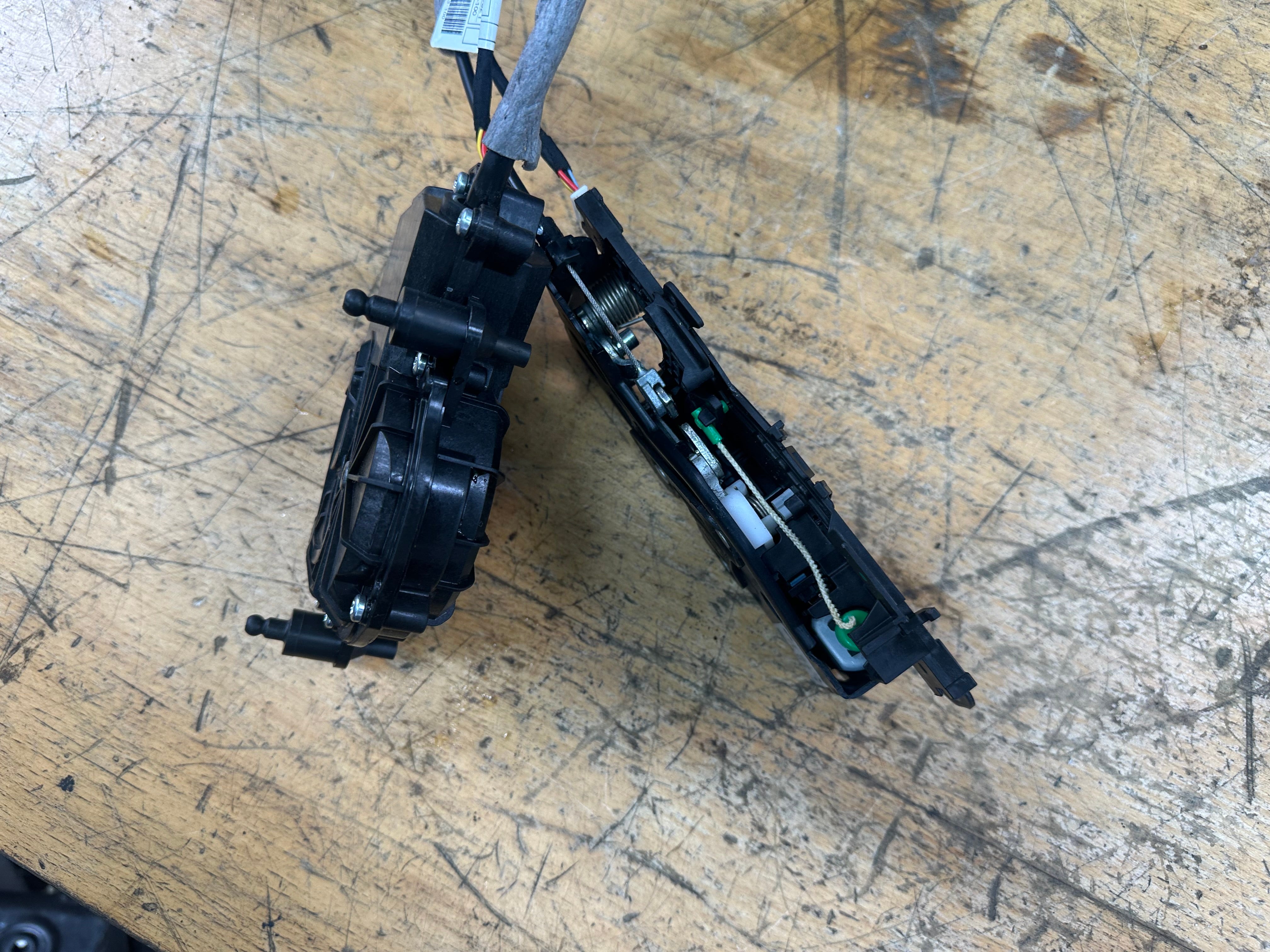 BMW 5 G30 G38 2019 Tailgate Trunk Boot Lock Catch Latch (738356111) (735711219)