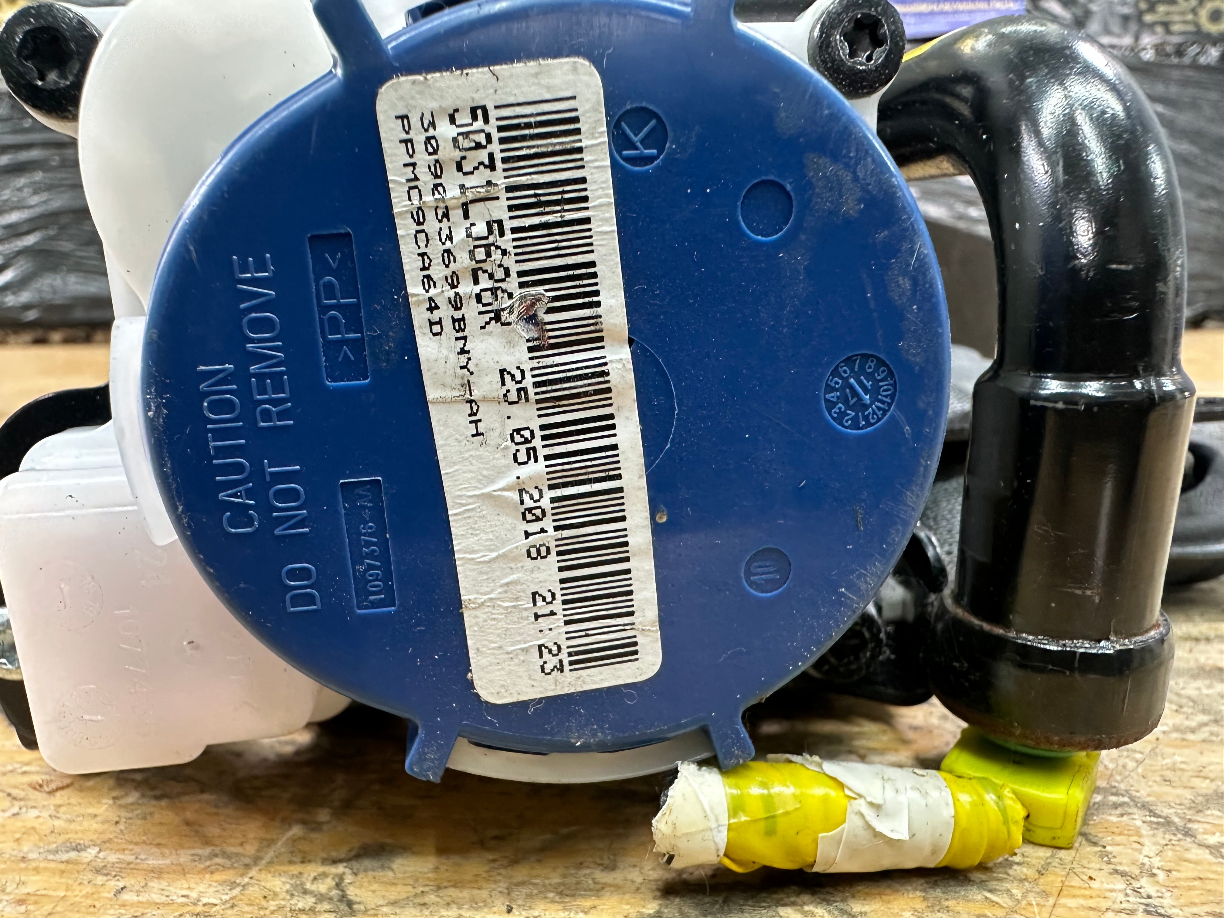 Toyota C-HR 2017-2023 Front Right Driver Side Seat Belt (73210-F4010) (1097376-AA)