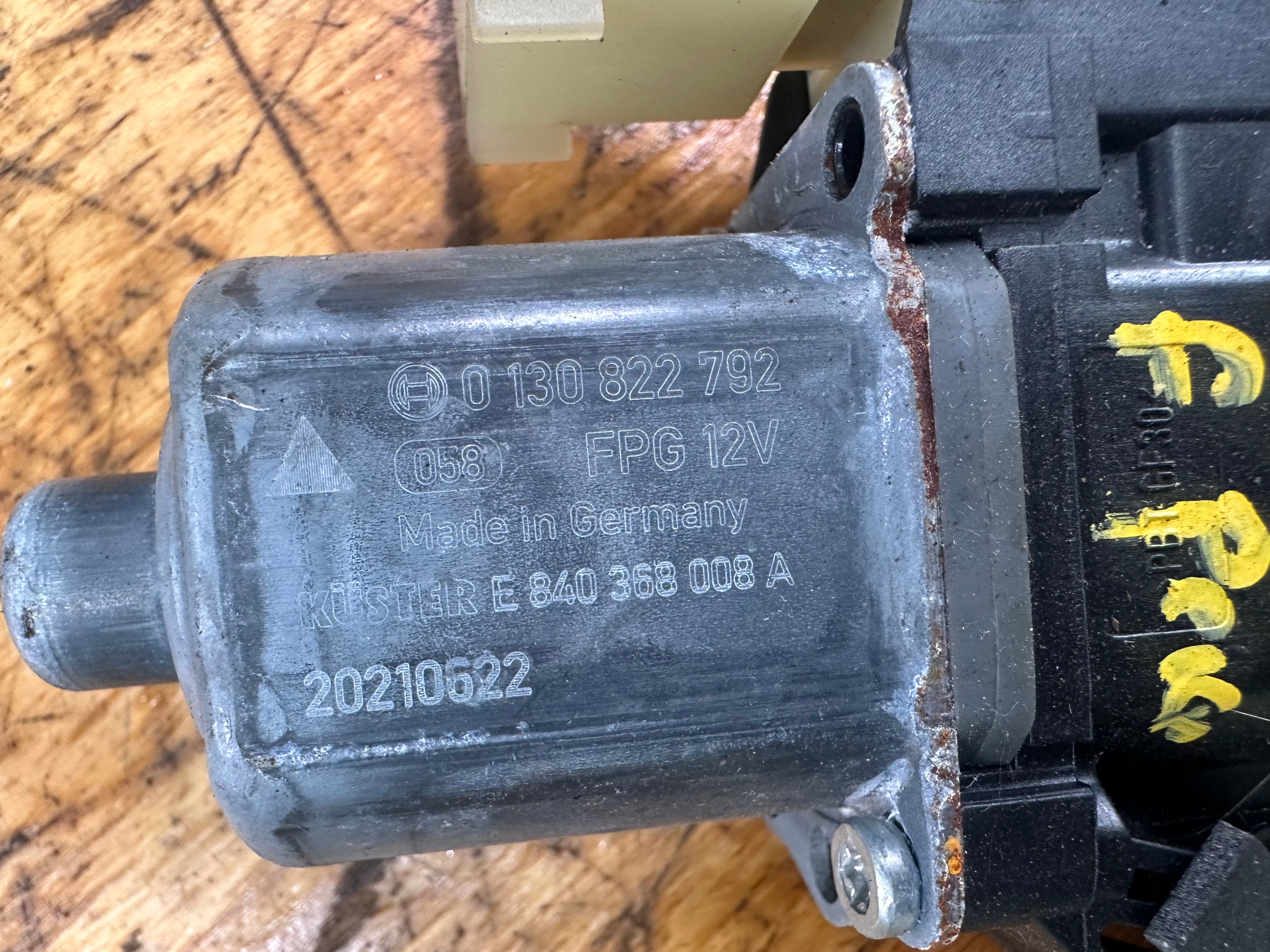 Land Rover F-Pace Front Left N/S/F Window Regulator (0130822792) (840368008)