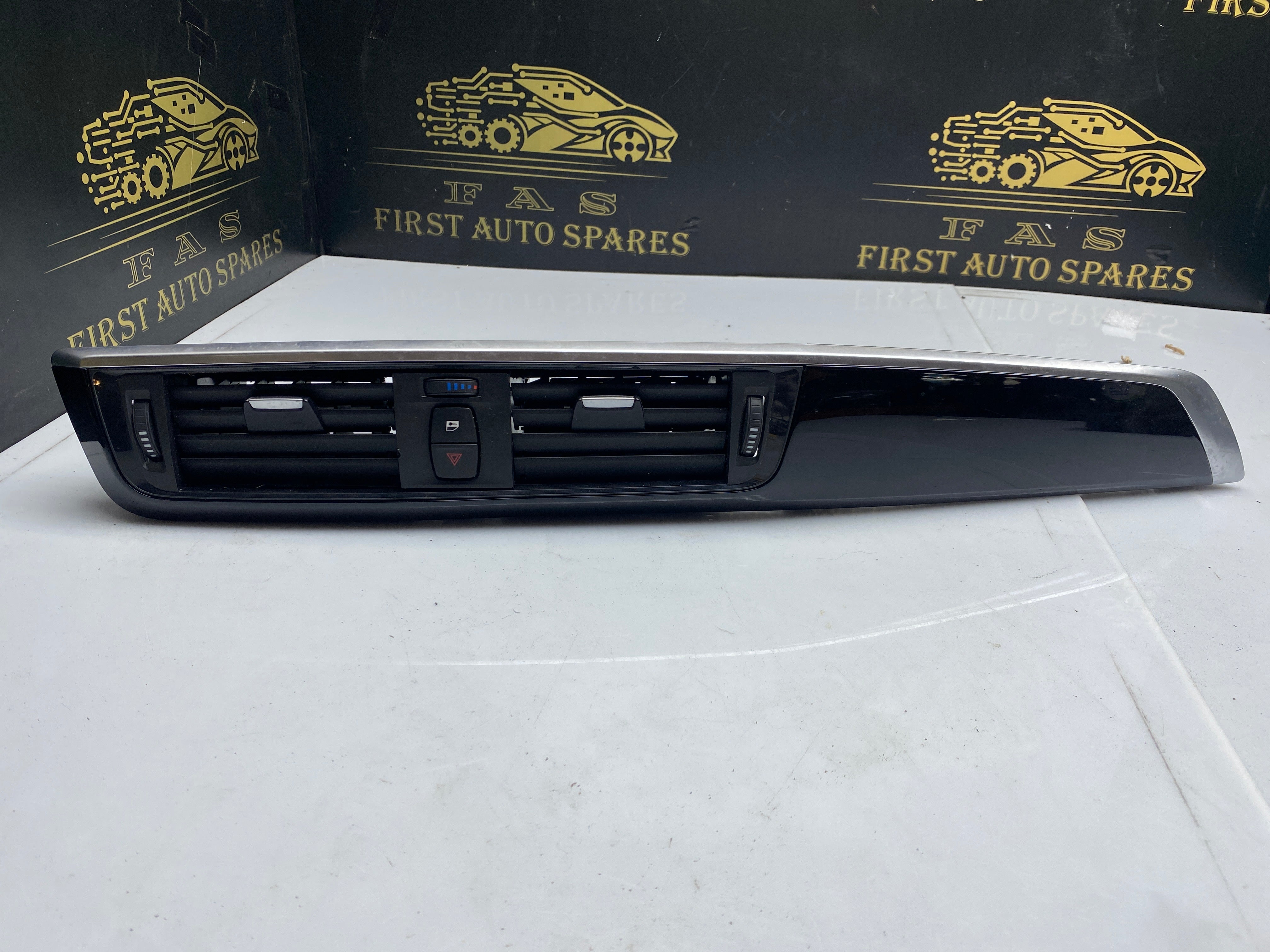 BMW 3 Series F30 Dashboard Air Vent 2016 (9347436)