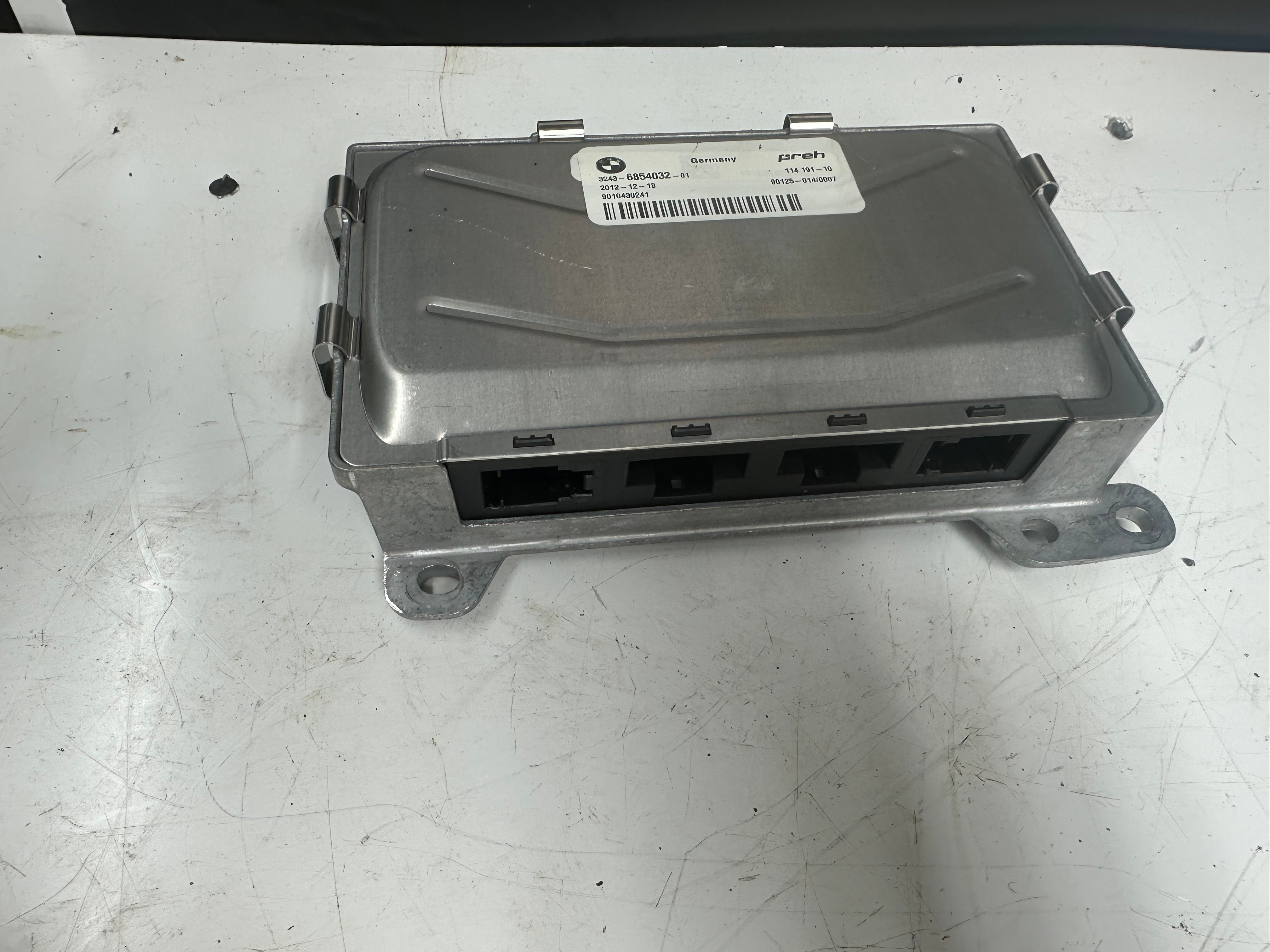 BMW 6 Series F12 Control Unit Computer (3243-6854032-01) (6854032)