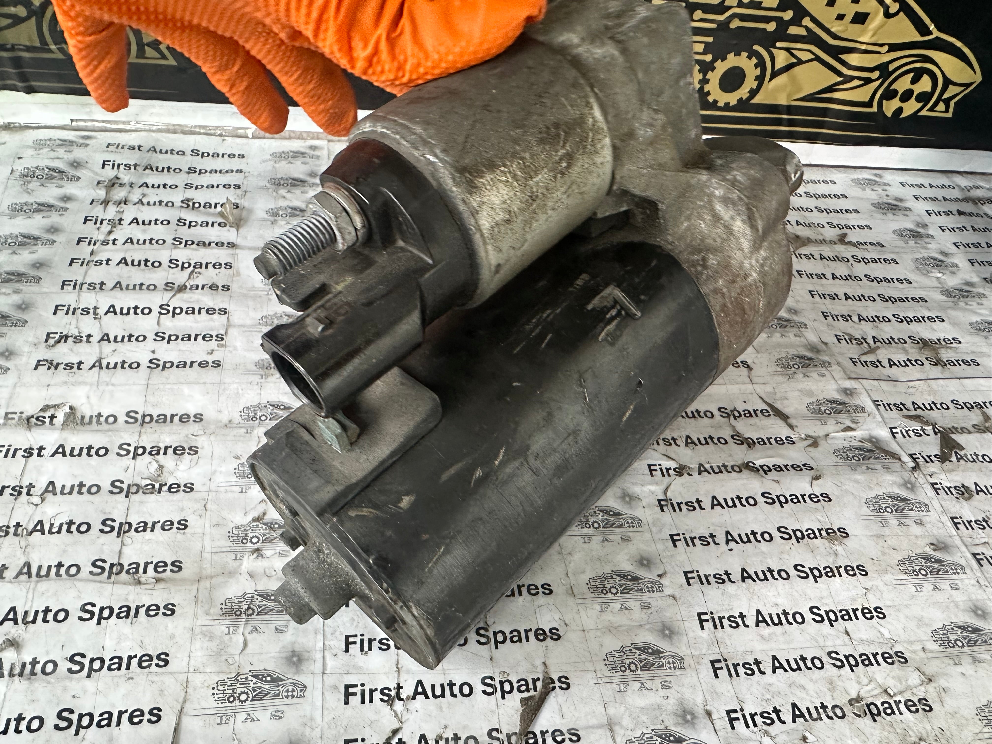 Audi A4 B8 2.0 TDI Starter Motor (03L911021E) (20120914)