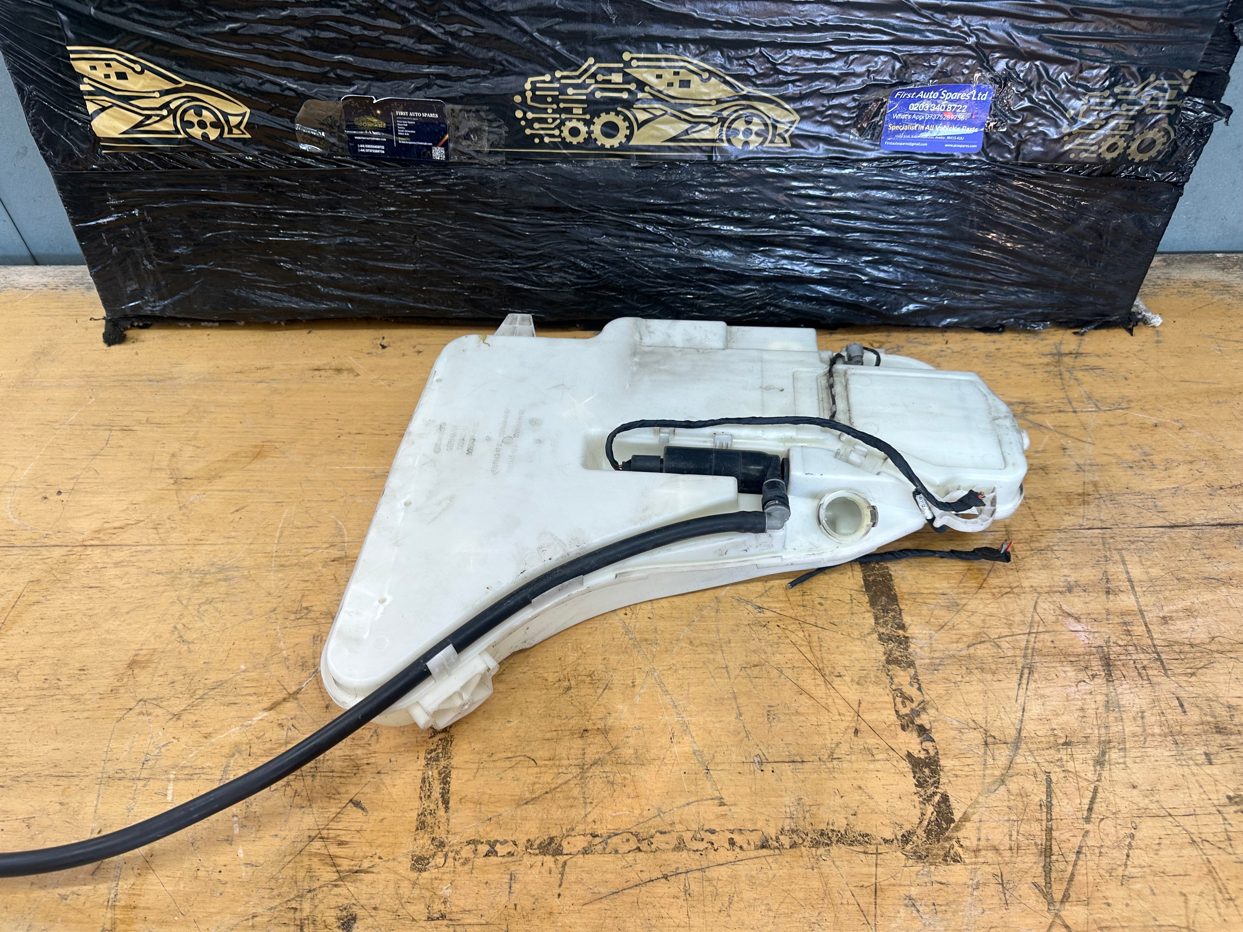 BMW 5 Series 520d 2010–2014 Washer Bottle & Motor (132640-11)