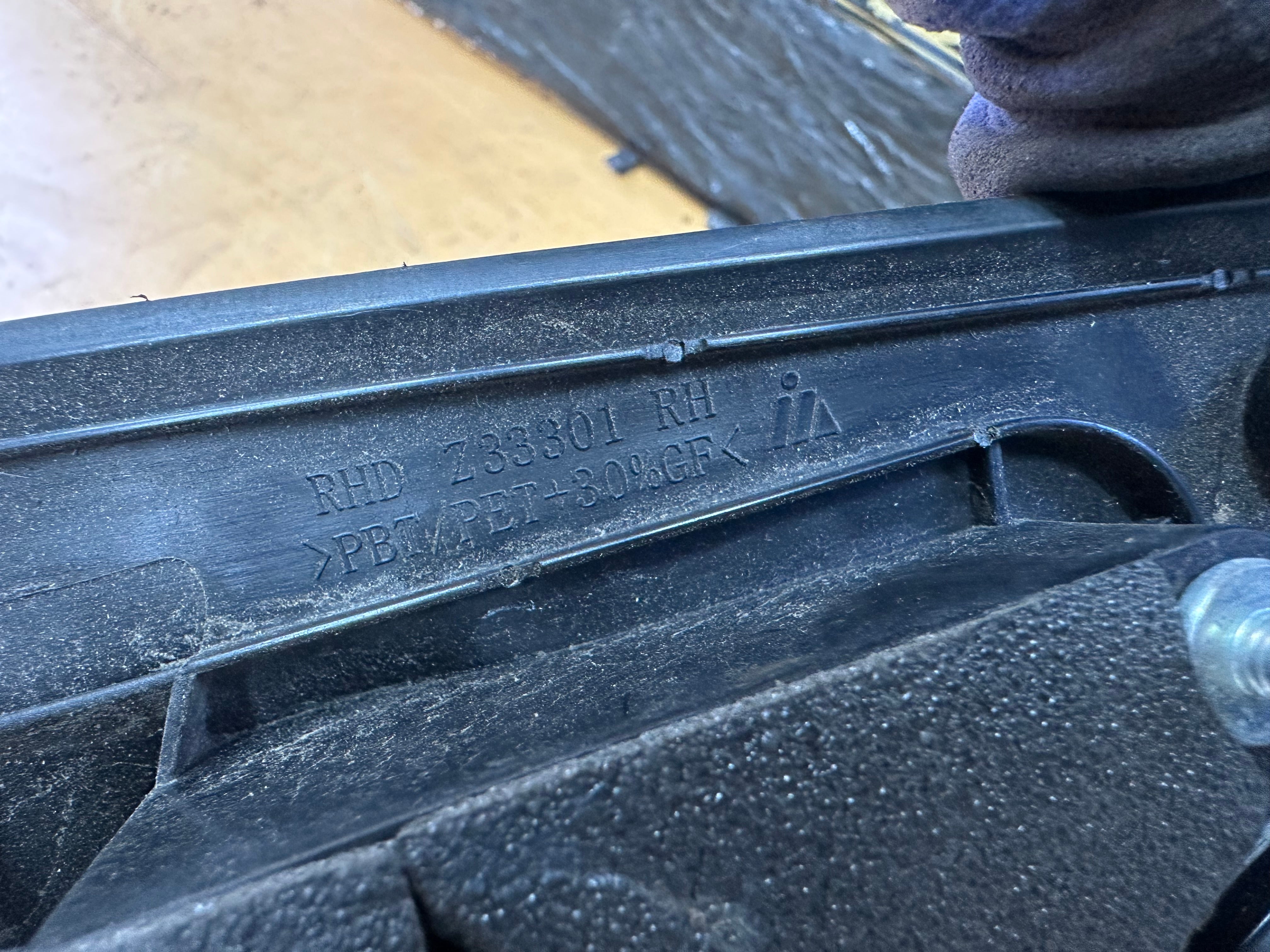 Nissan Juke F15 2010-2019 Right Driver’s Wing Mirror in White (Z33301) (023362)