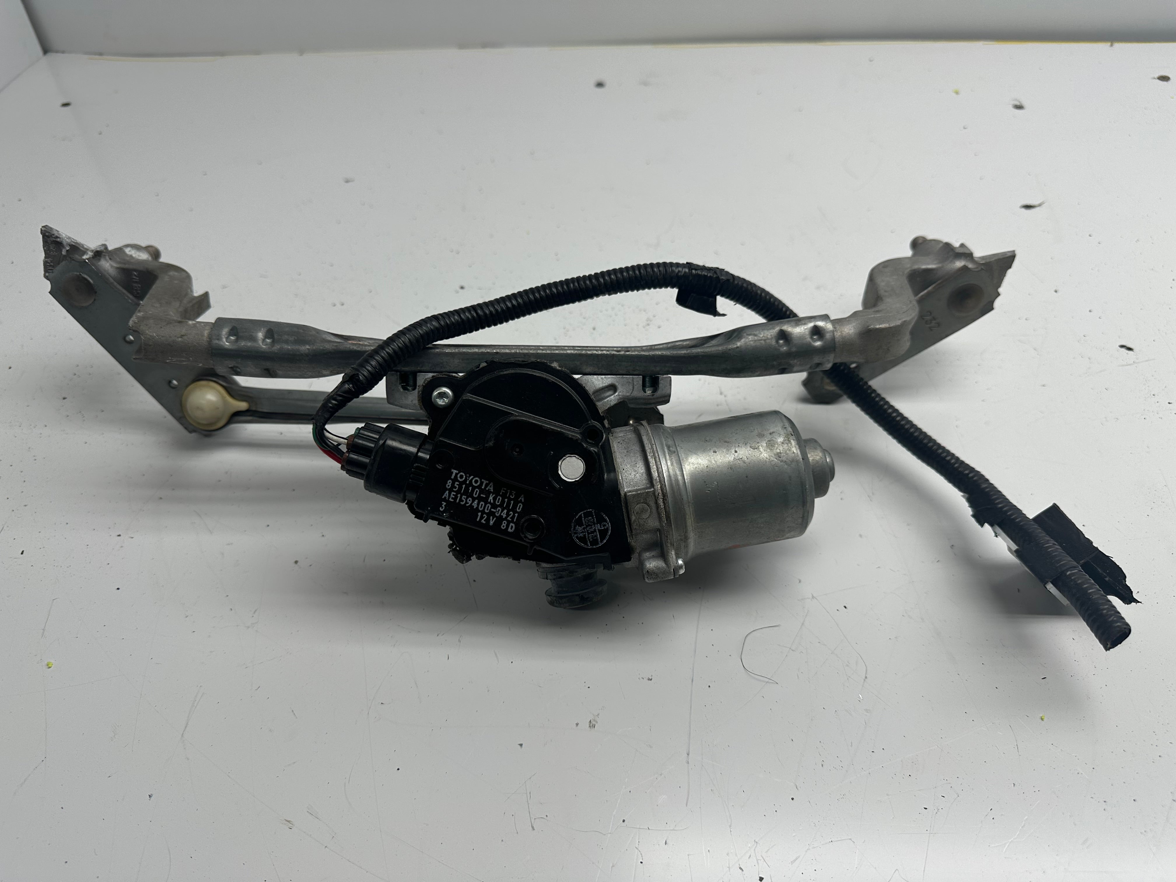 Toyota Yaris Cross Front Wiper Motor & Linkage (85110-K0110) (AE159400-0421)
