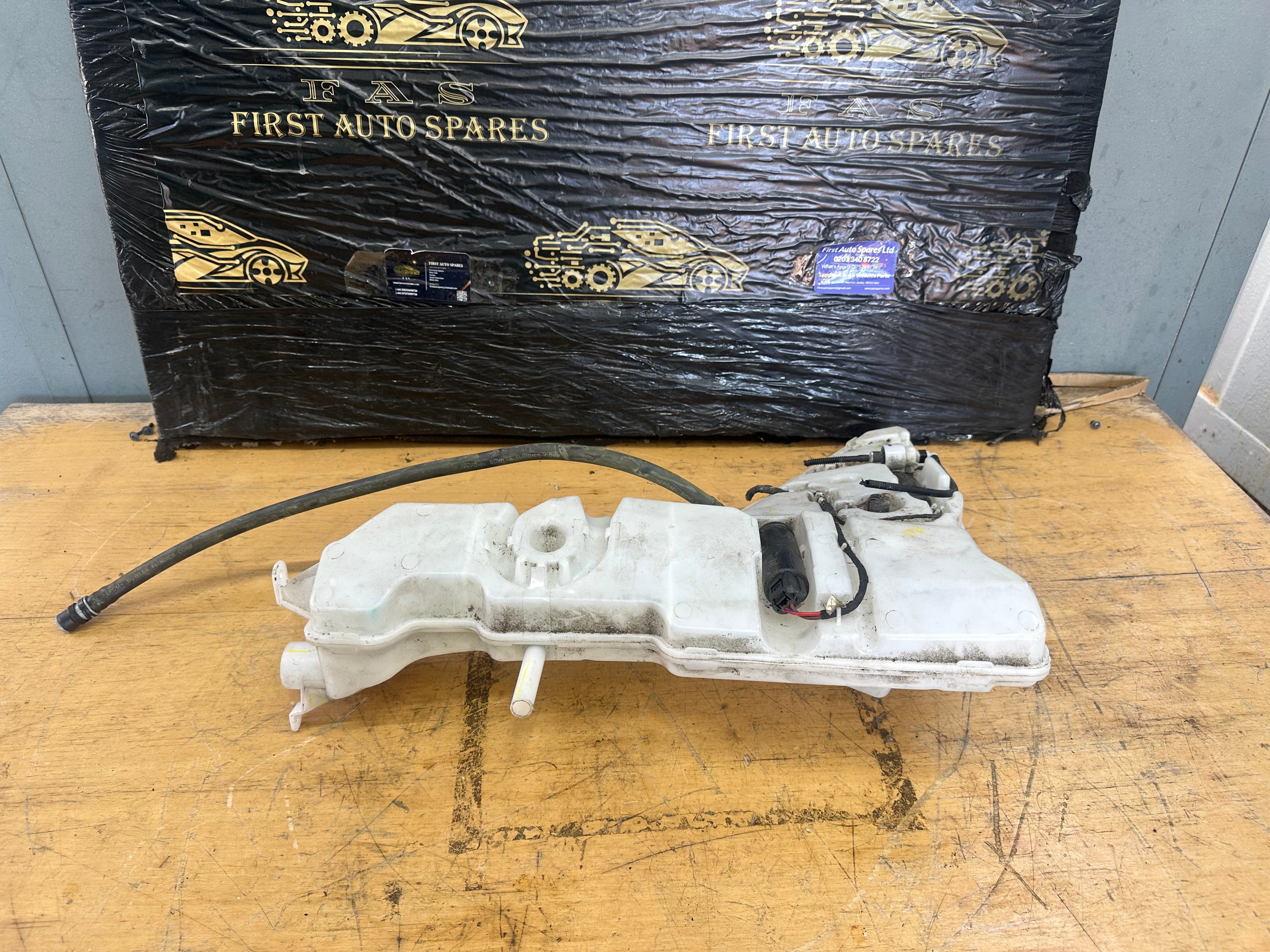 BMW X5 F15 2014–2018 M Sport Windscreen Washer Bottle (7292424) (7292424-14)