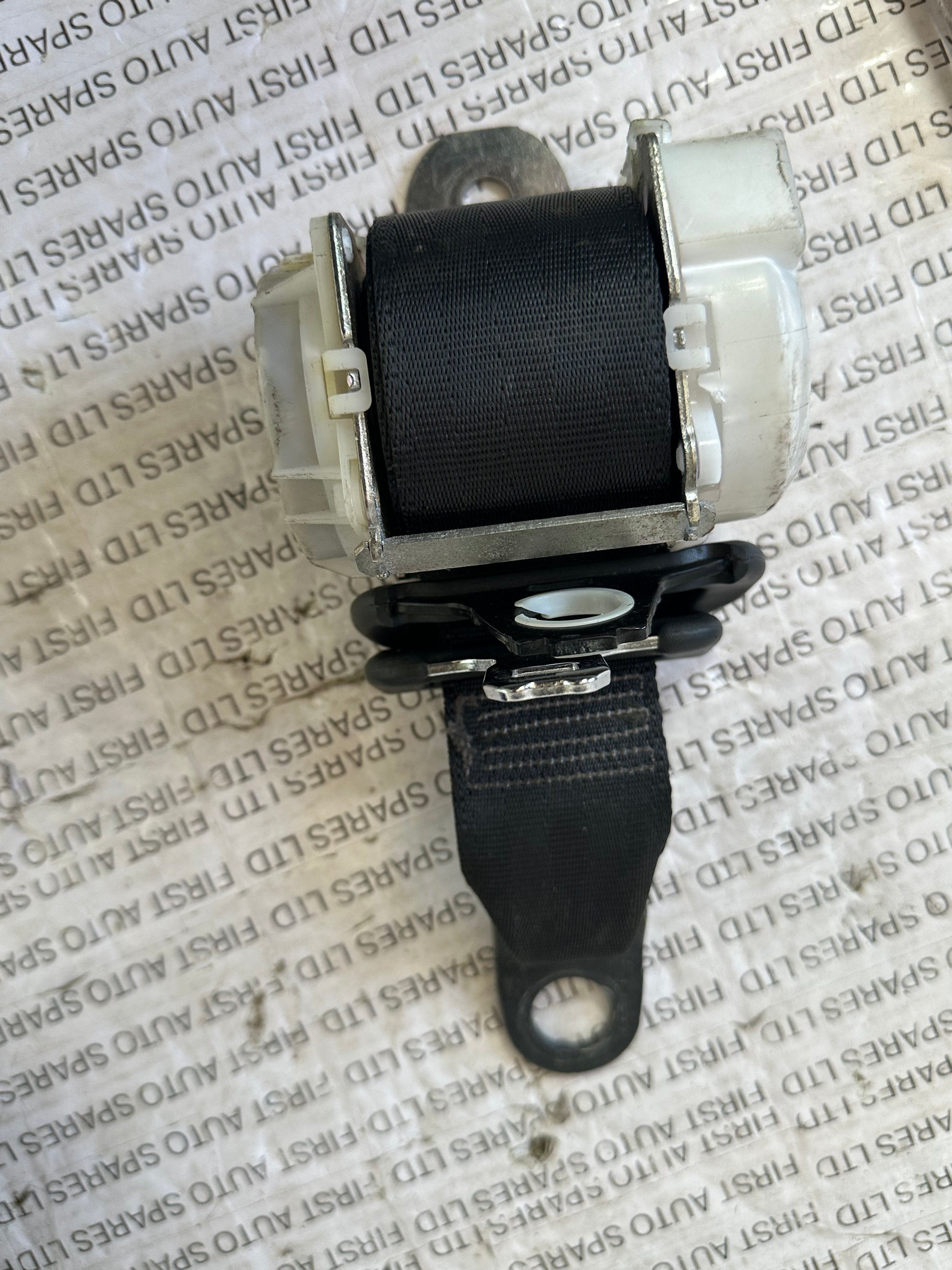 Toyota Corolla Verso Right Rear Seat Belt (HO73811, HO73818, HO73801)